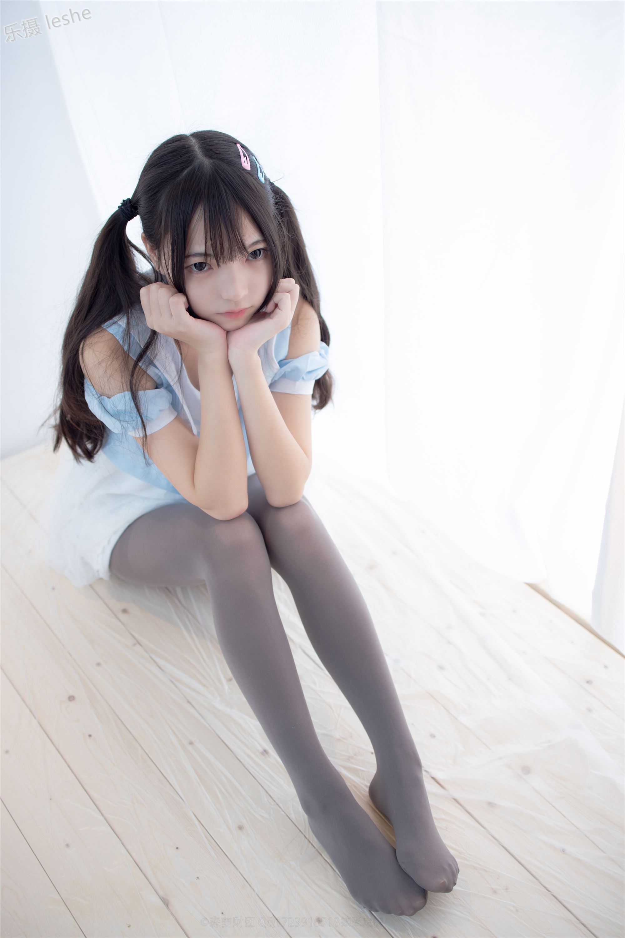 [森萝财团]萝莉丝足写真 X-054