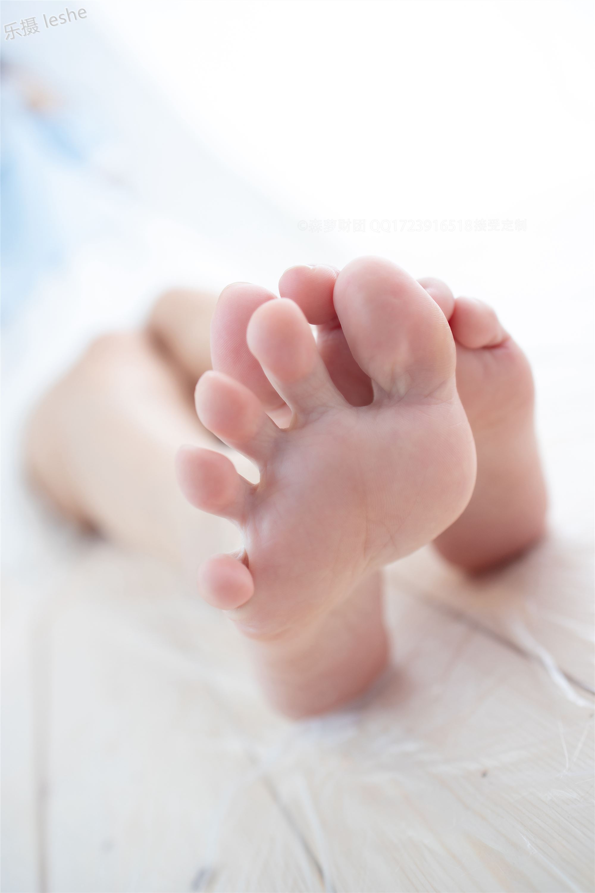 [森萝财团]萝莉丝足写真 X-054