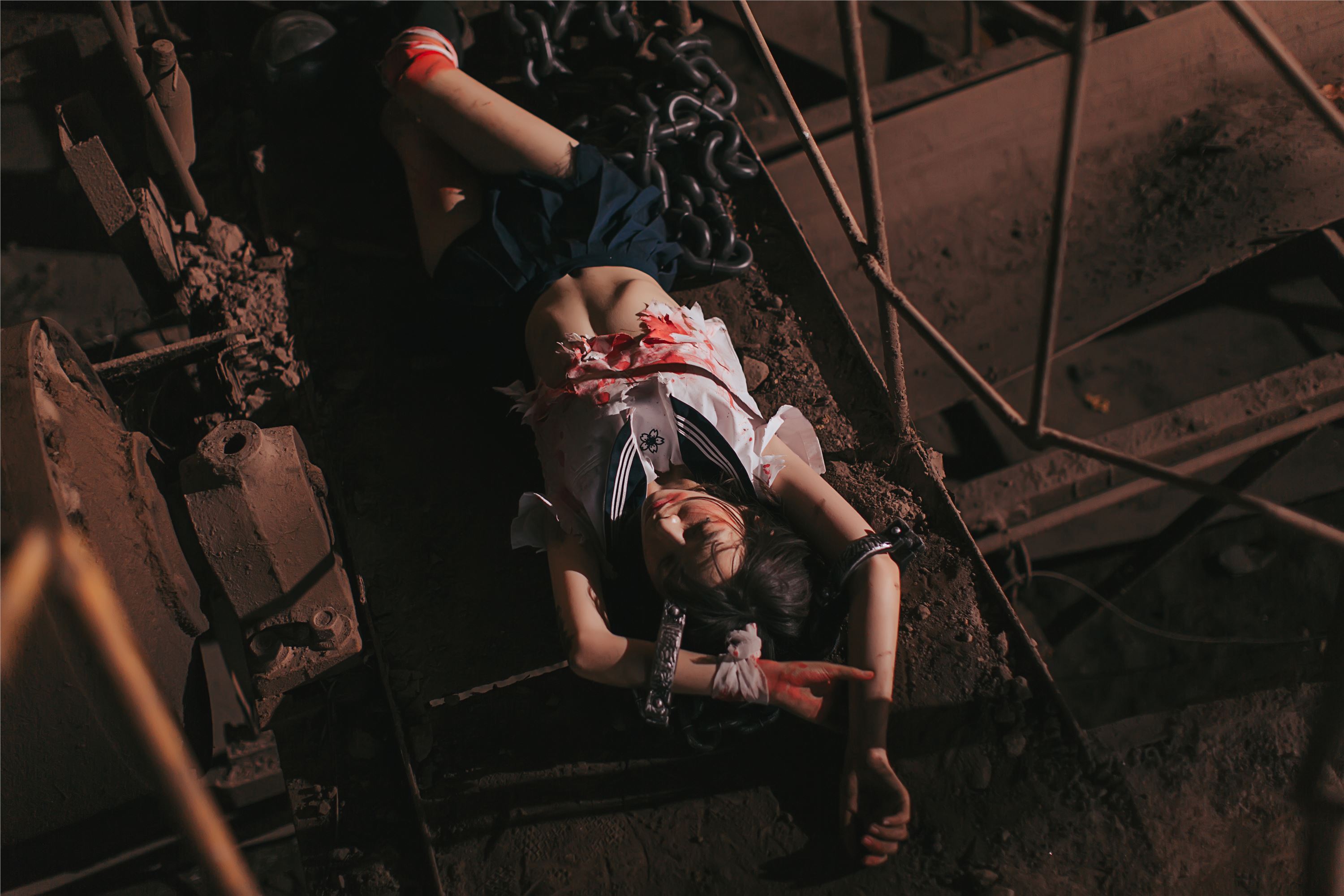 疯猫ss - 被囚禁的少女