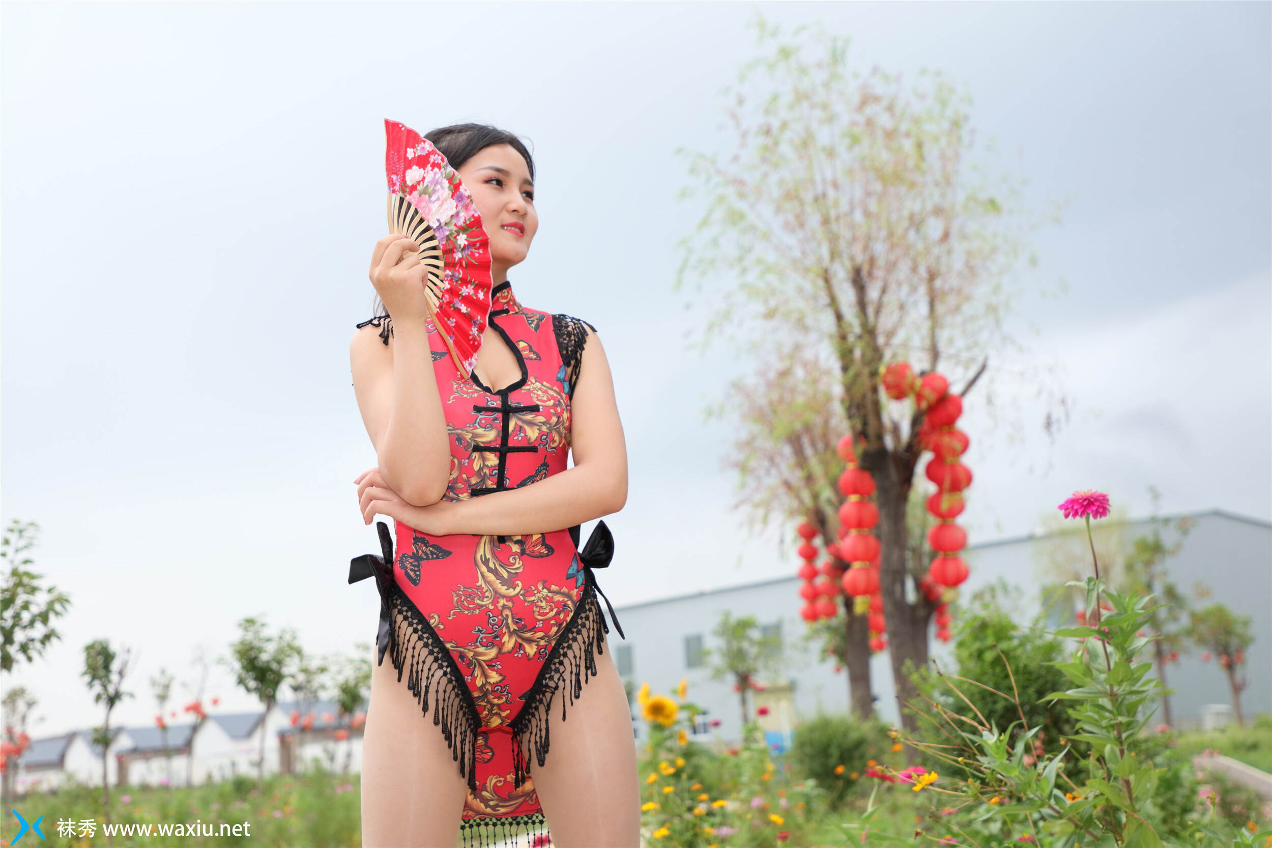 [袜秀] P003 2018.08.01 叮当《雨天游园》