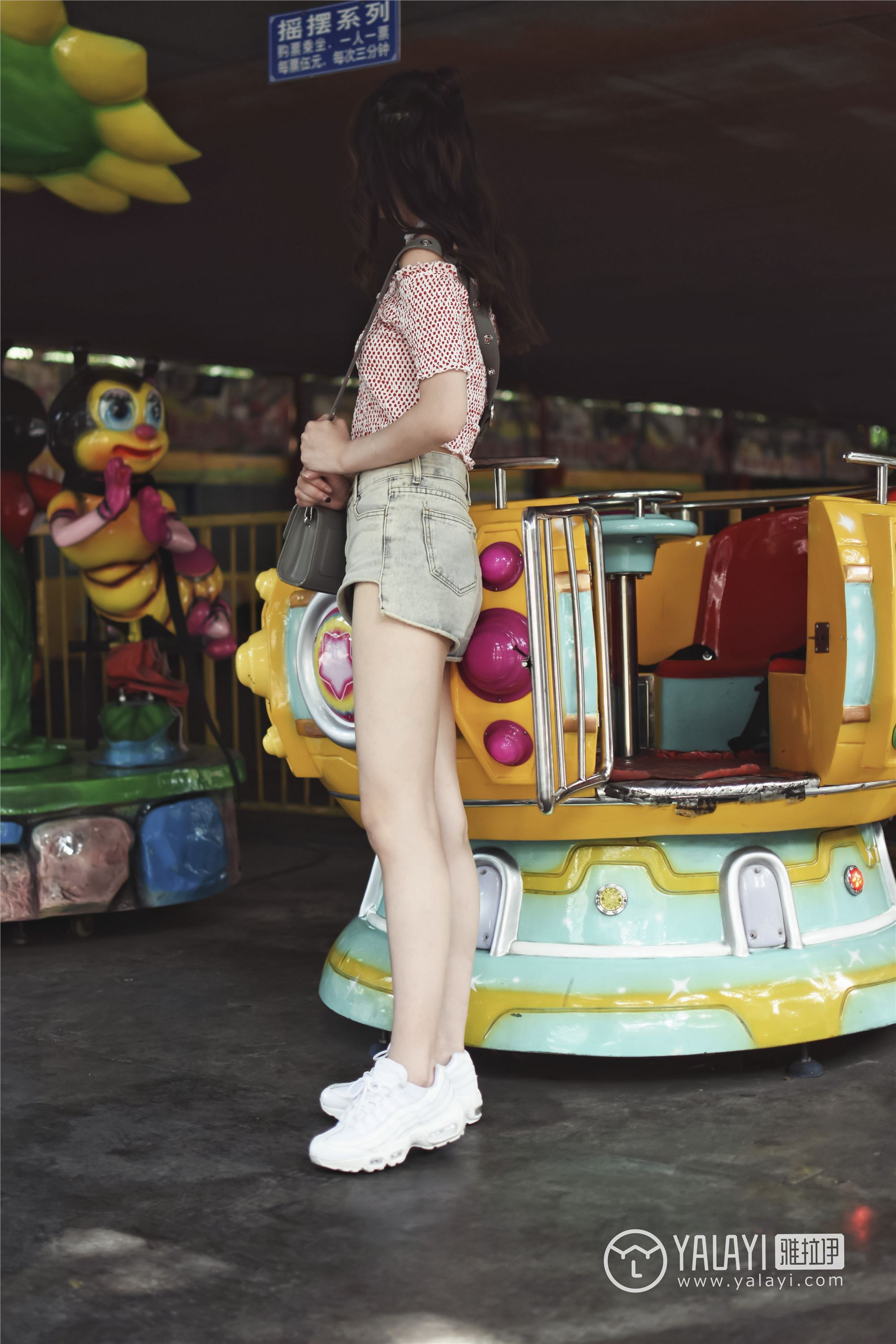 [YALAYI]雅拉伊 2018.06.06 No.006 乐园女孩肖肖 叶肖肖