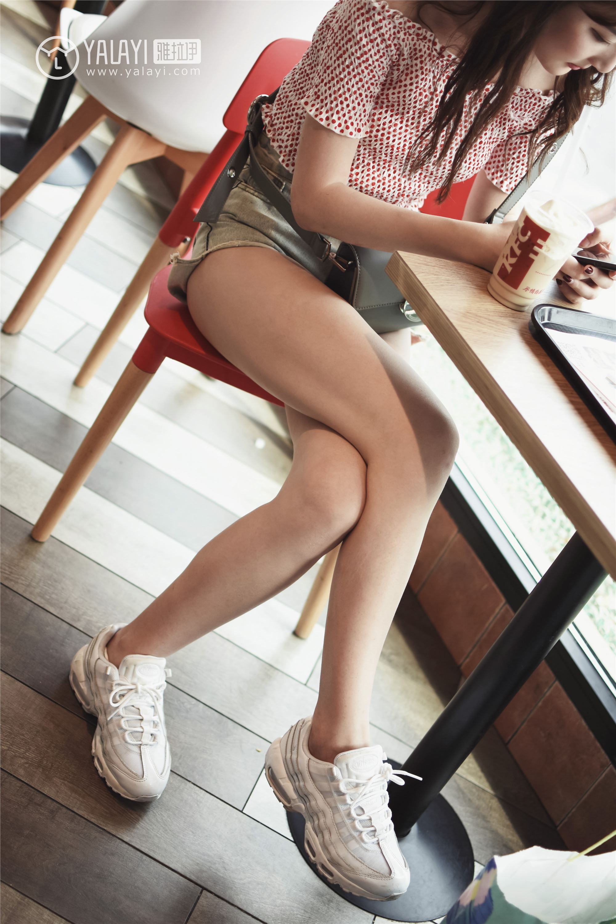 [YALAYI]雅拉伊 2018.06.06 No.006 乐园女孩肖肖 叶肖肖