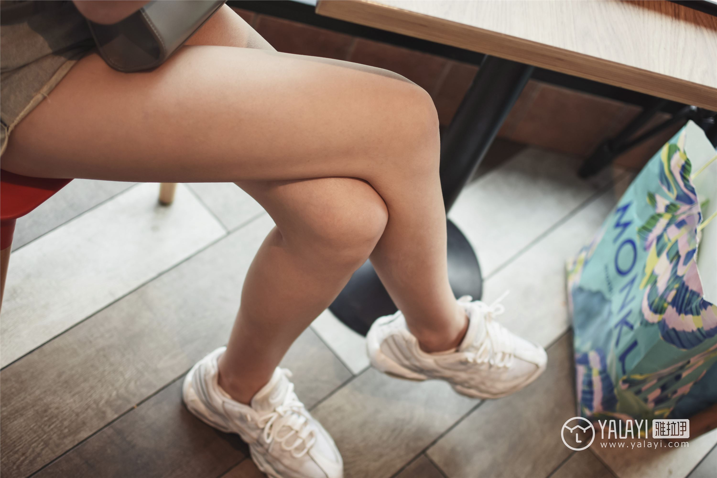 [YALAYI]雅拉伊 2018.06.06 No.006 乐园女孩肖肖 叶肖肖