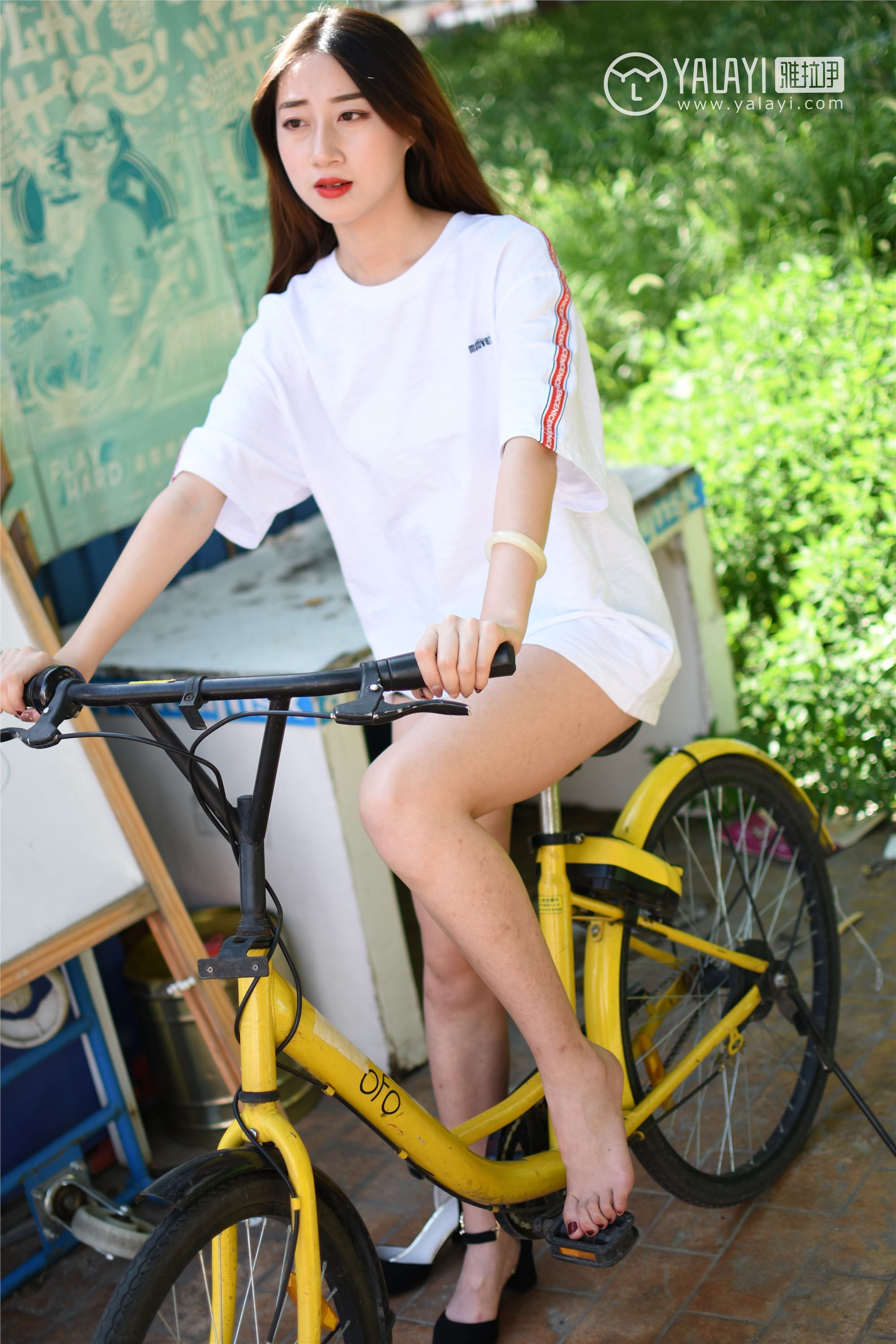 [YALAYI雅拉伊]2018.10.25 No.013 阳光下的裸腿单车 木晓雨