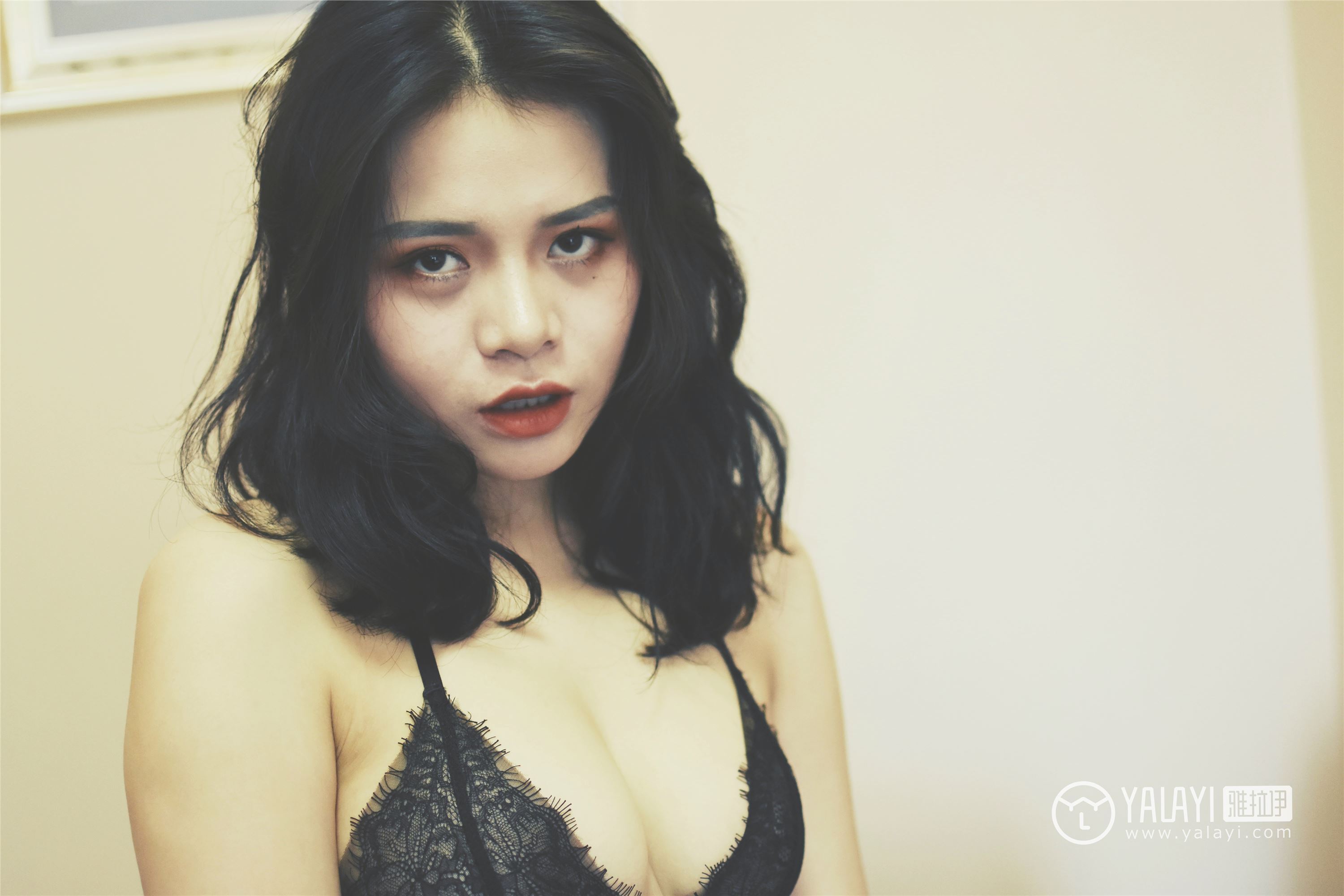 [YALAYI雅拉伊]2018.12.19 No.017 心蕊的蕾丝私房 米心蕊