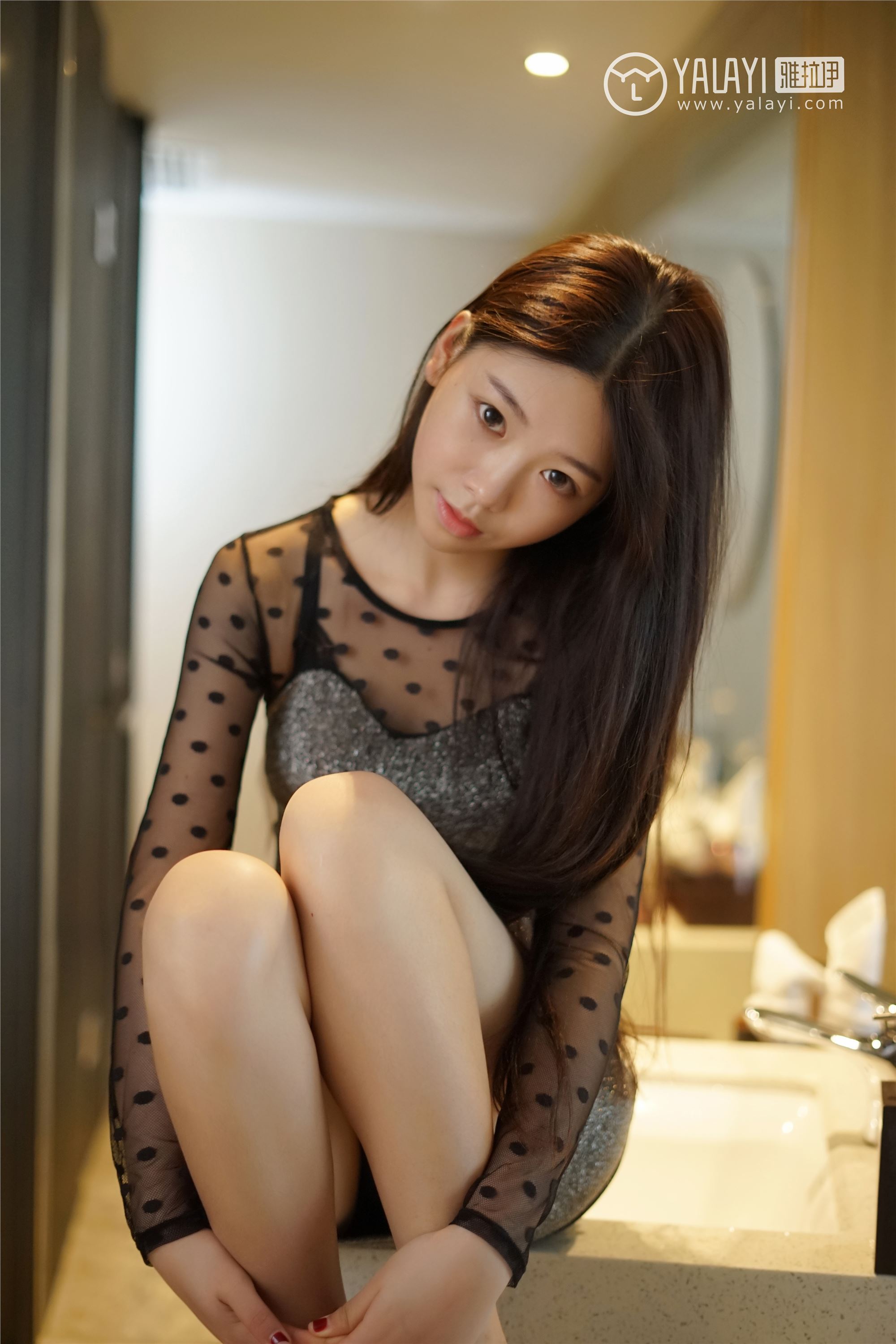 [YALAYI雅拉伊]2018.12.21 No.018 水嫩红颜 严冰冰