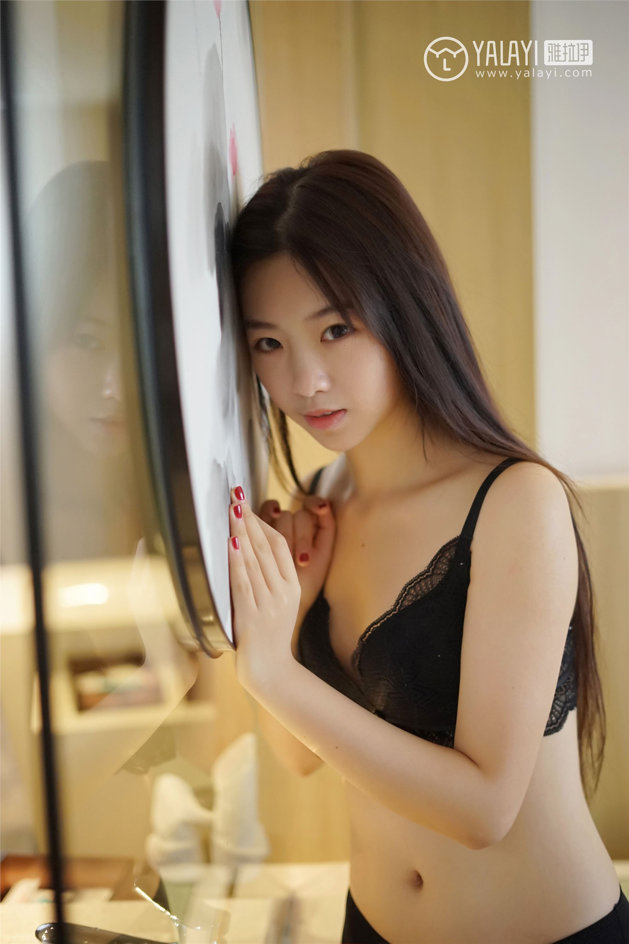 [YALAYI雅拉伊]2018.12.21 No.018 水嫩红颜 严冰冰