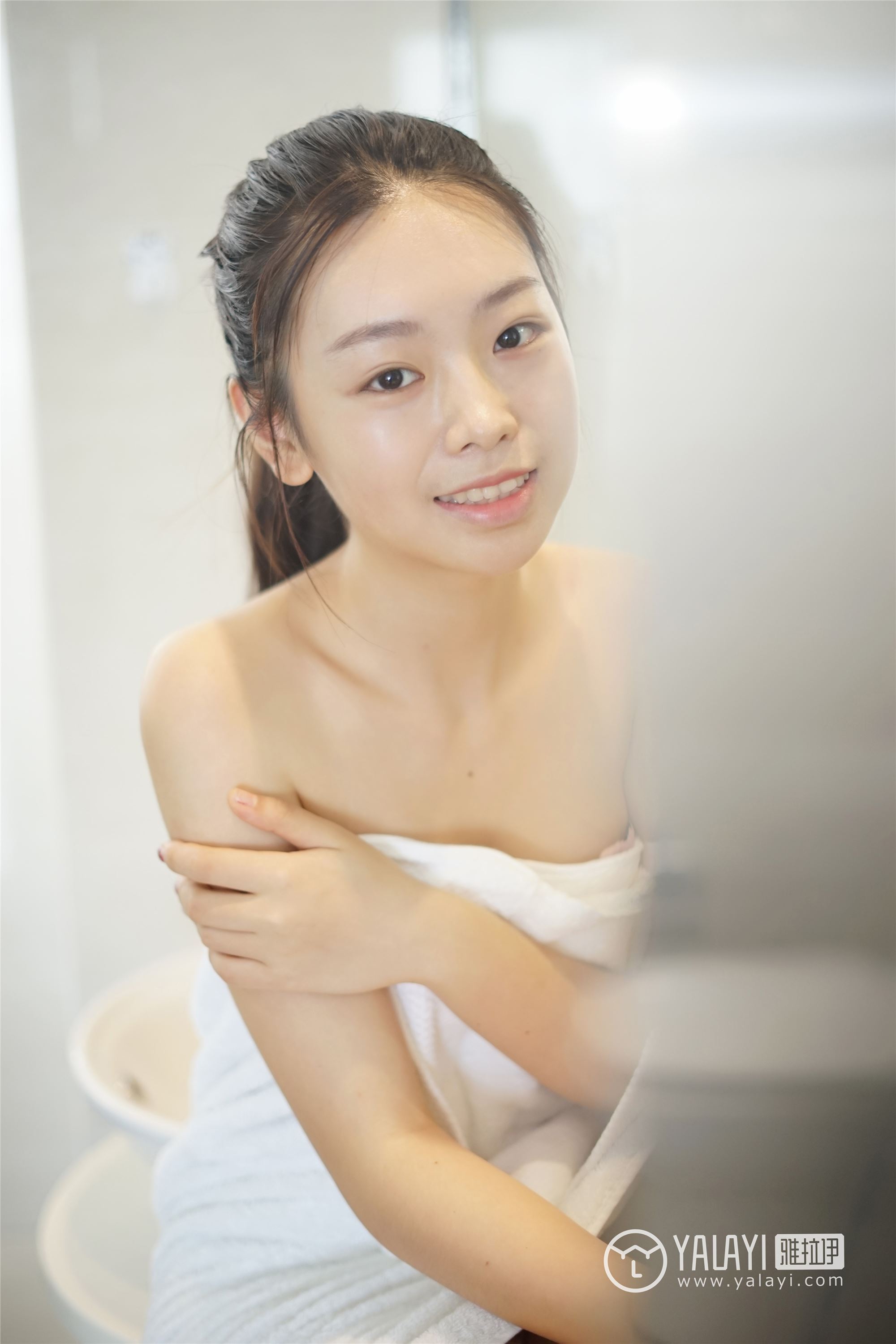 [YALAYI雅拉伊] 2018.12.11 No.022 私房物语 严冰冰