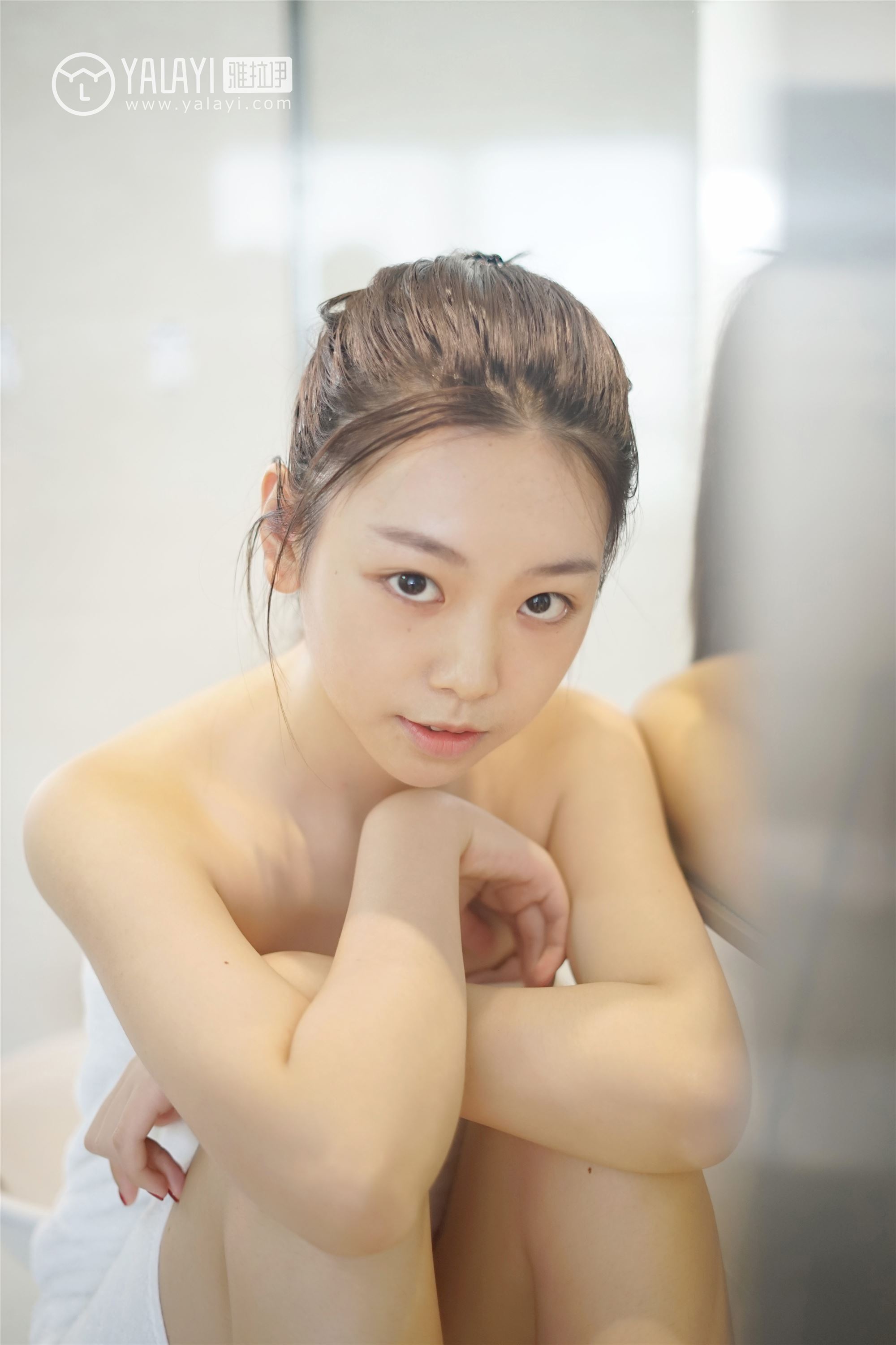 [YALAYI雅拉伊] 2018.12.11 No.022 私房物语 严冰冰