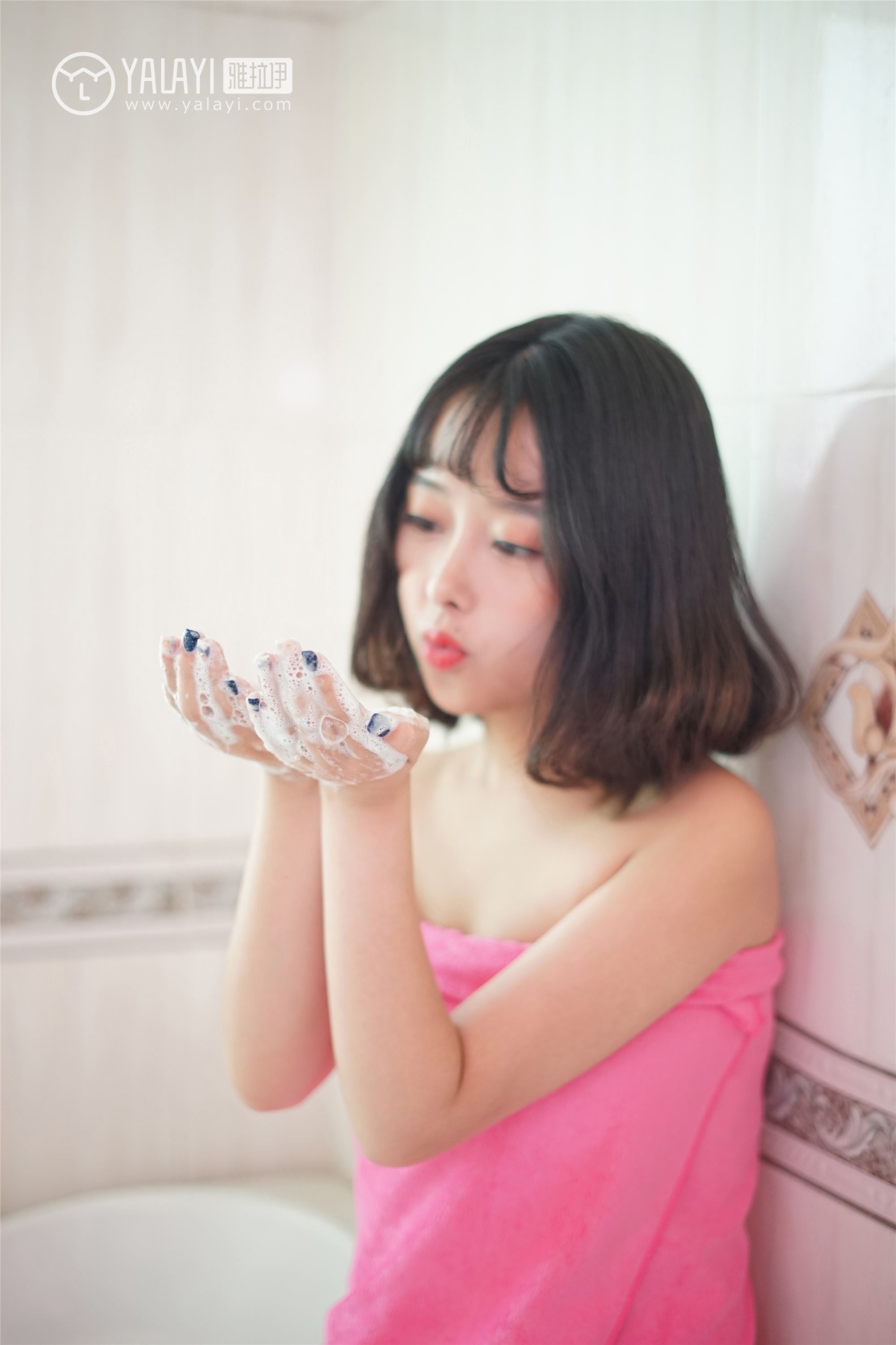 [YALAYI雅拉伊] 2018.12.28 No.025 醉在红酒杯里 王小淼