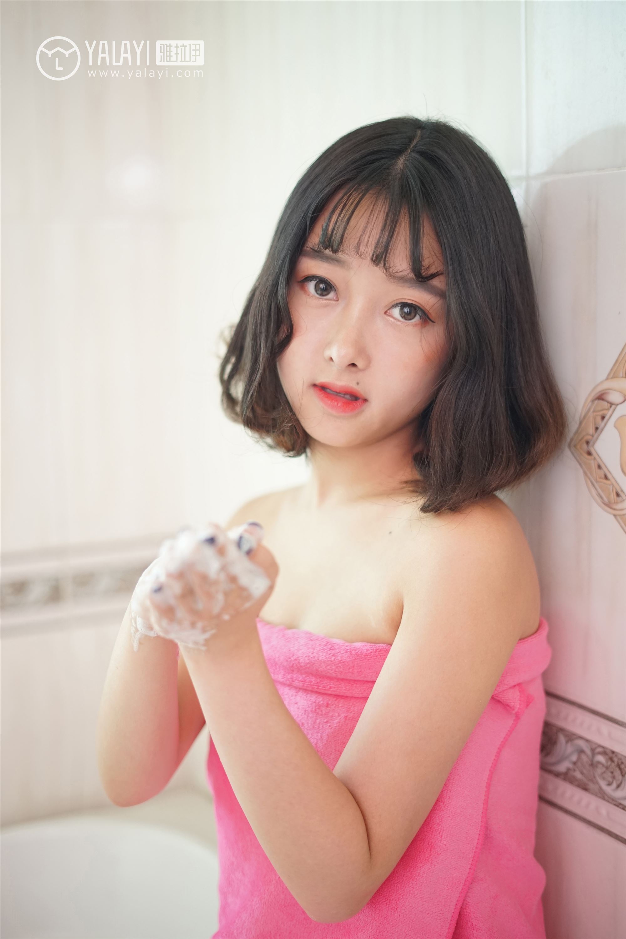 [YALAYI雅拉伊] 2018.12.28 No.025 醉在红酒杯里 王小淼