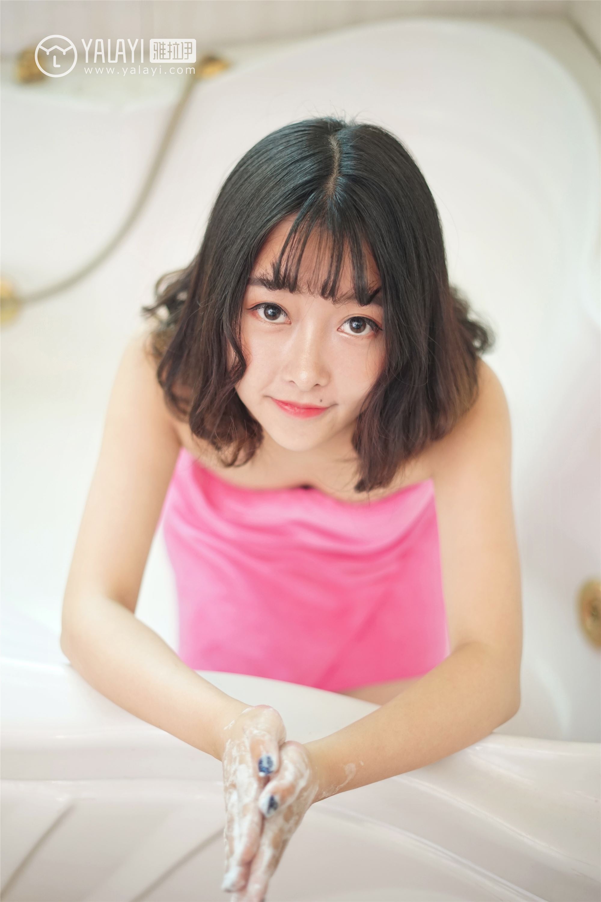 [YALAYI雅拉伊] 2018.12.28 No.025 醉在红酒杯里 王小淼