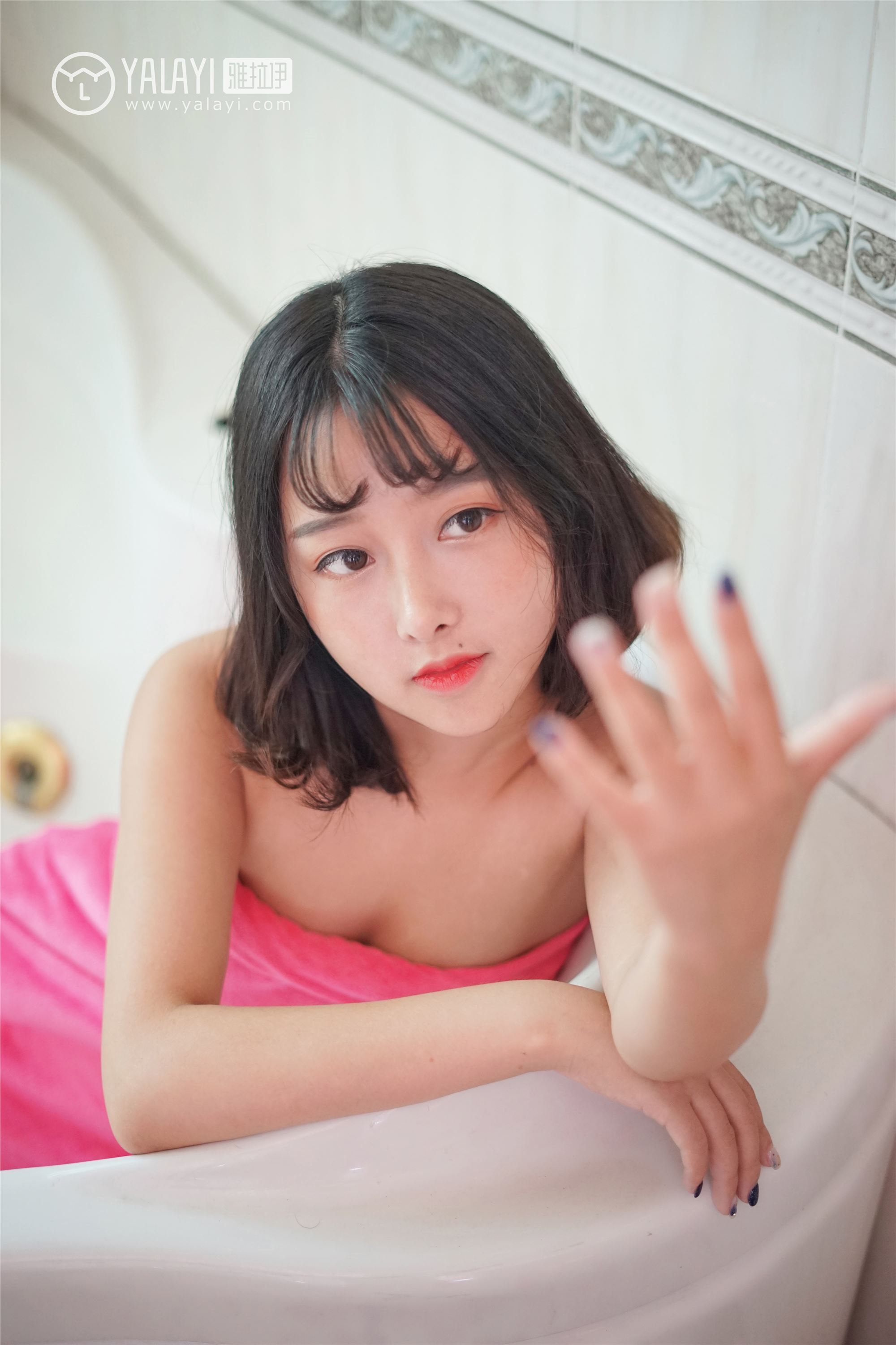 [YALAYI雅拉伊] 2018.12.28 No.025 醉在红酒杯里 王小淼