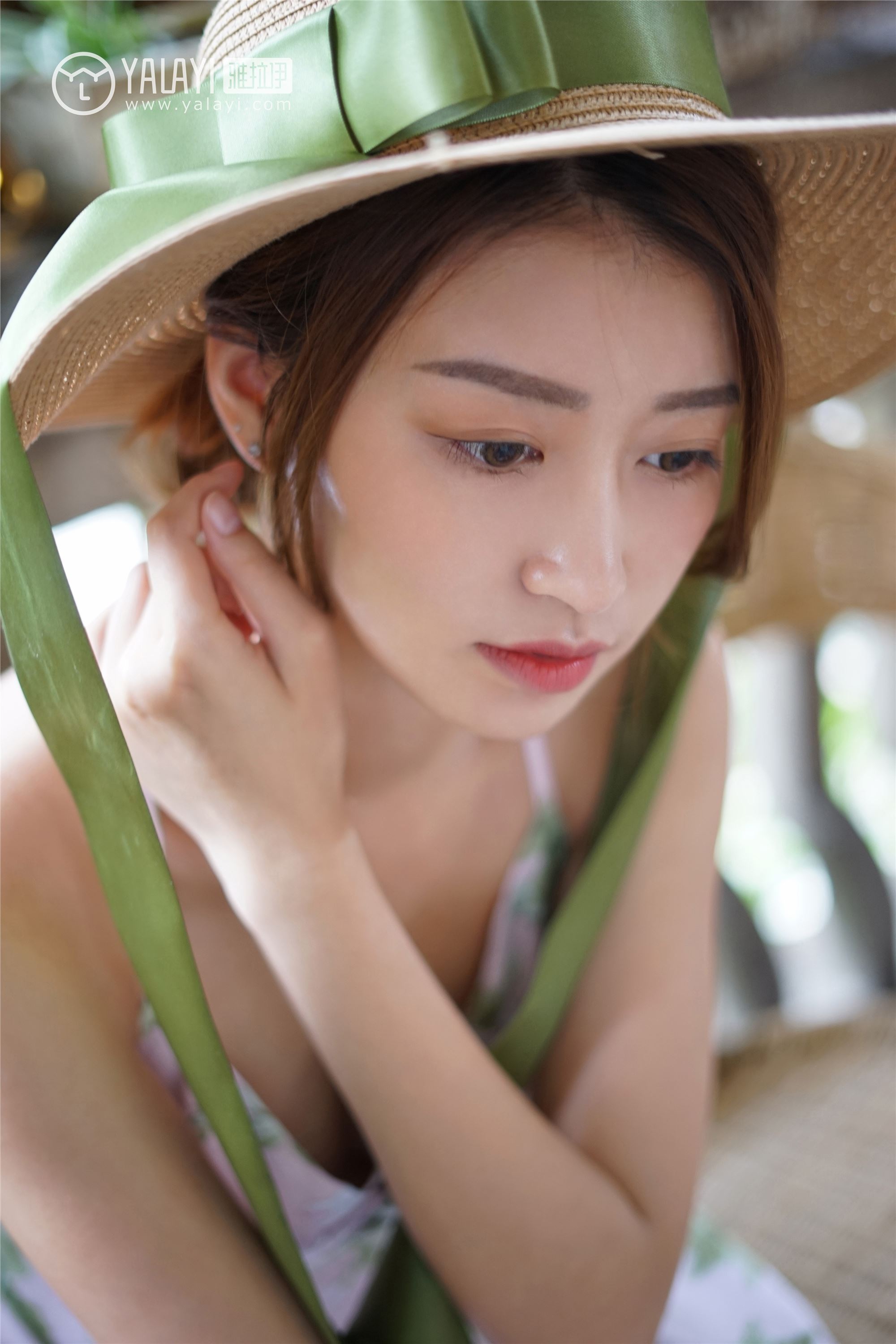 [YALAYI雅拉伊]2018.12.30 No.035 下雨天你在思念谁 饰媛