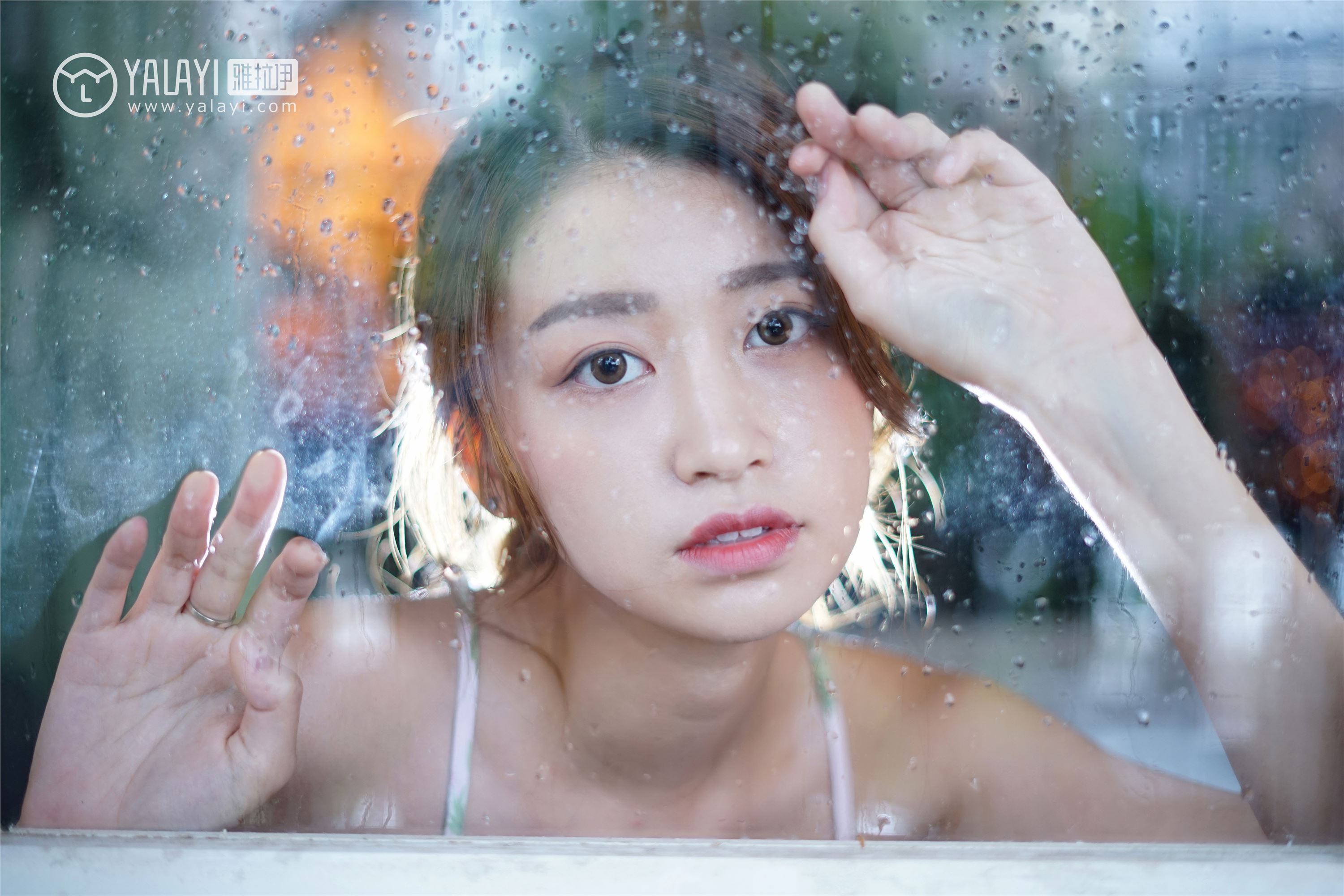 [YALAYI雅拉伊]2018.12.30 No.035 下雨天你在思念谁 饰媛