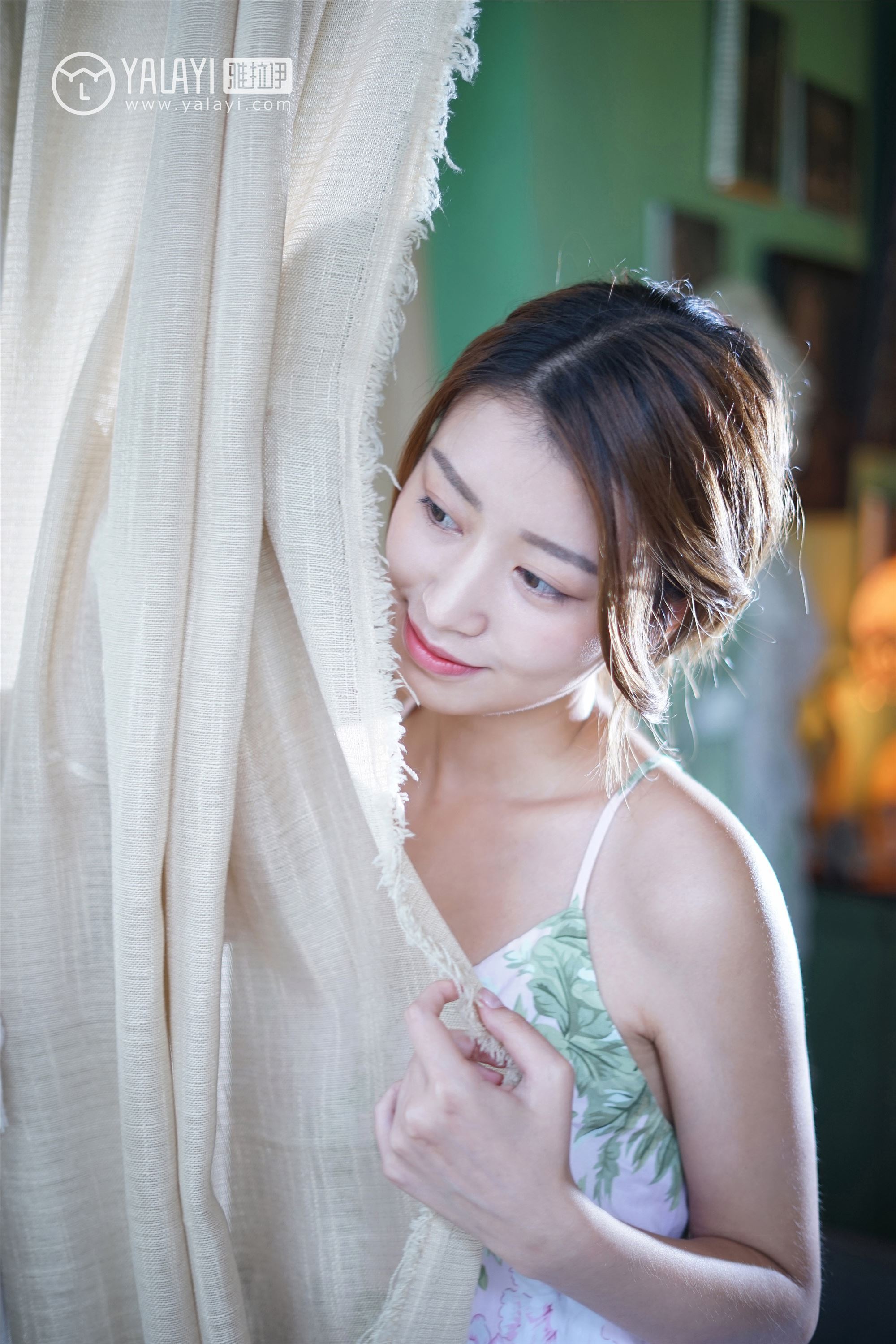 [YALAYI雅拉伊]2018.12.30 No.035 下雨天你在思念谁 饰媛