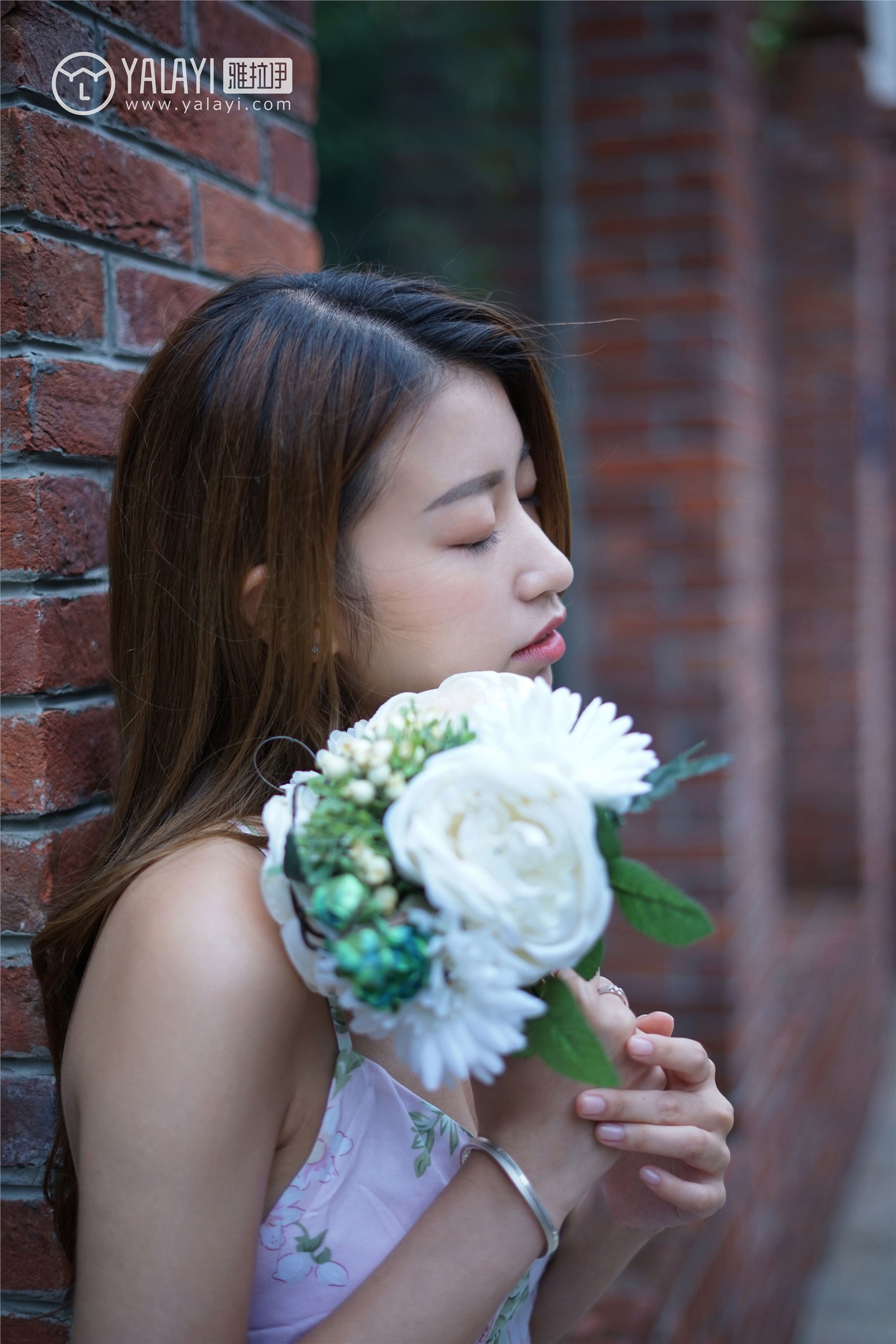 [YALAYI雅拉伊]2018.12.30 No.035 下雨天你在思念谁 饰媛