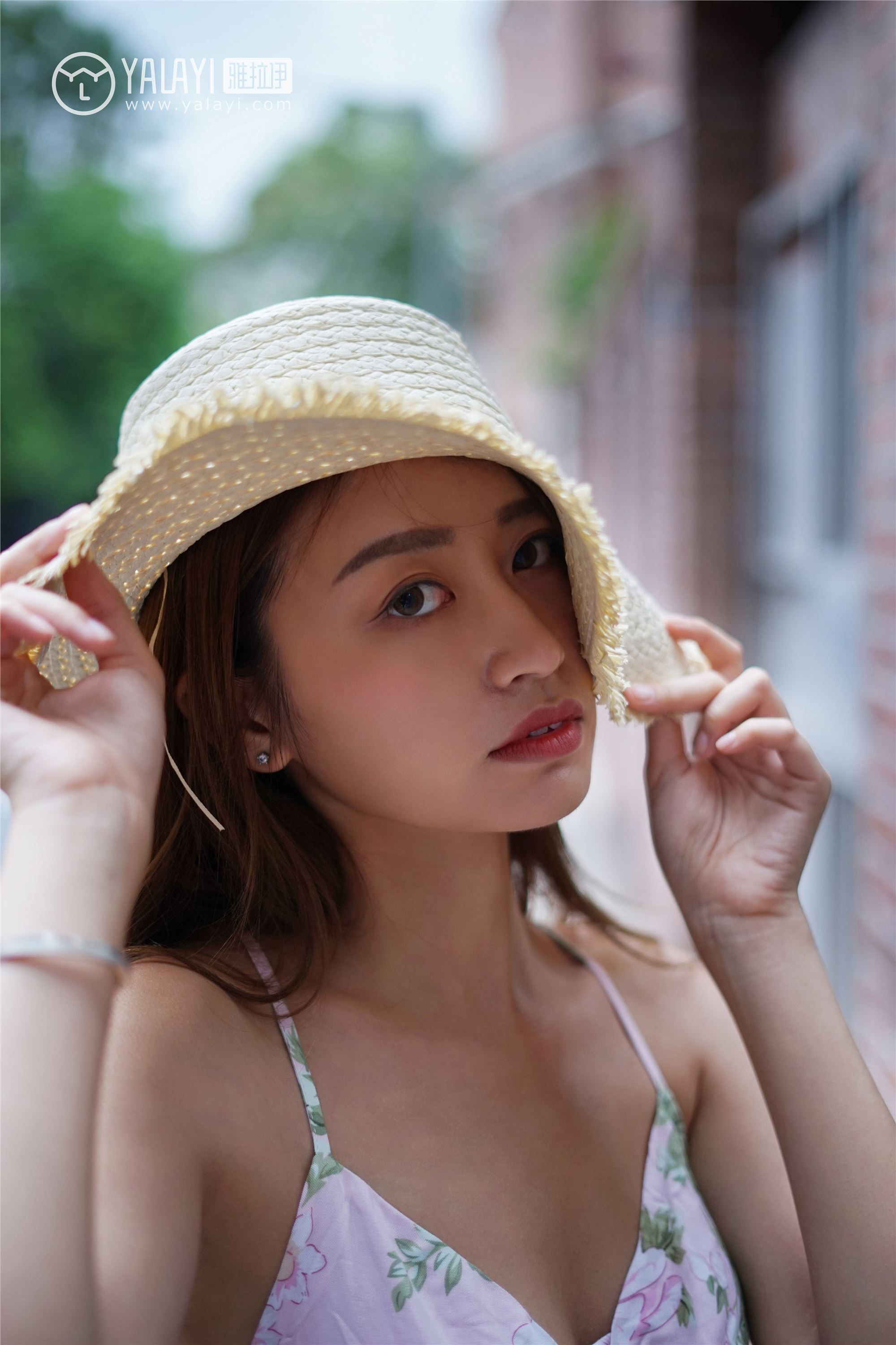 [YALAYI雅拉伊]2018.12.30 No.035 下雨天你在思念谁 饰媛
