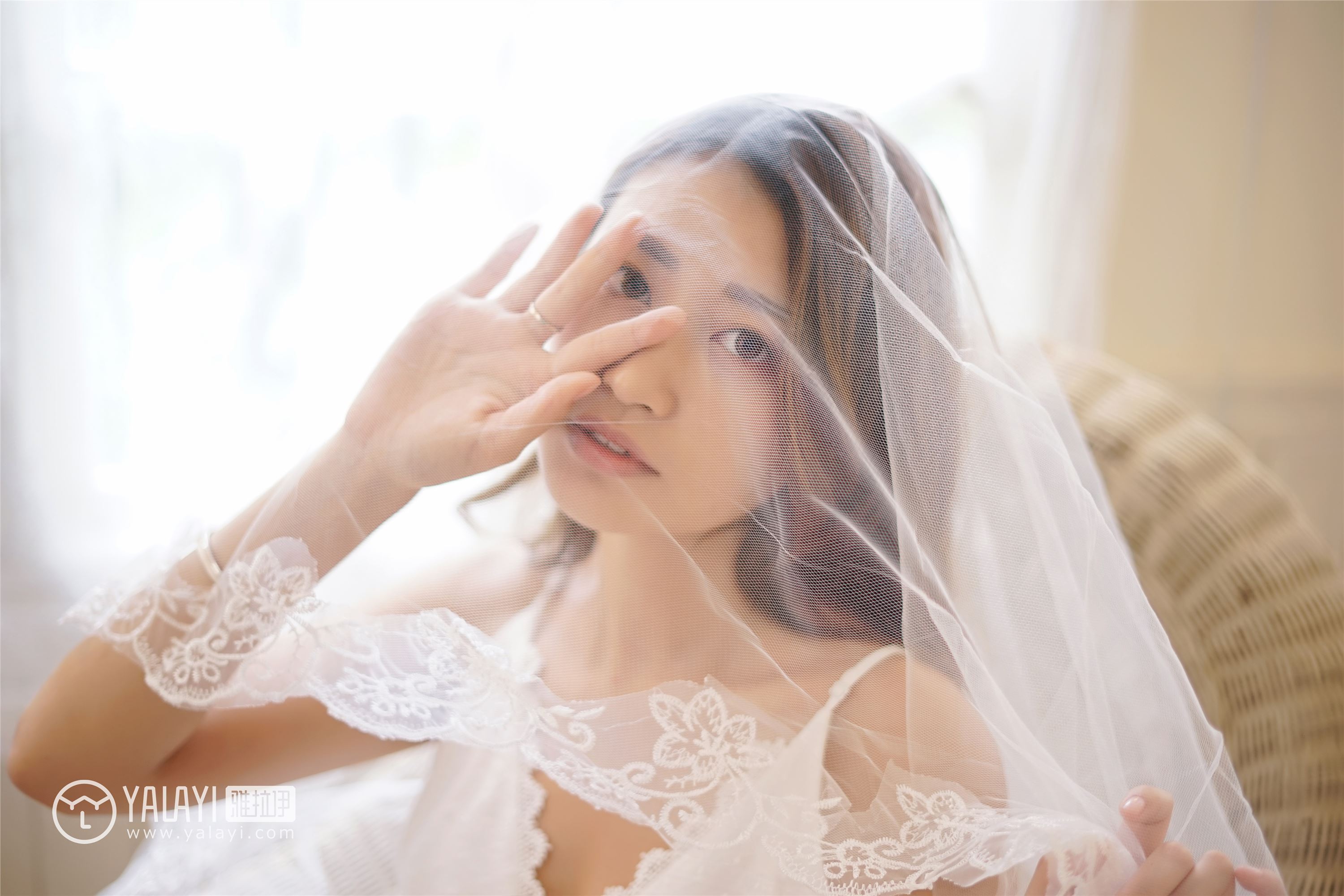 [YALAYI雅拉伊]2018.08.01 No.037 午后阳光 饰媛