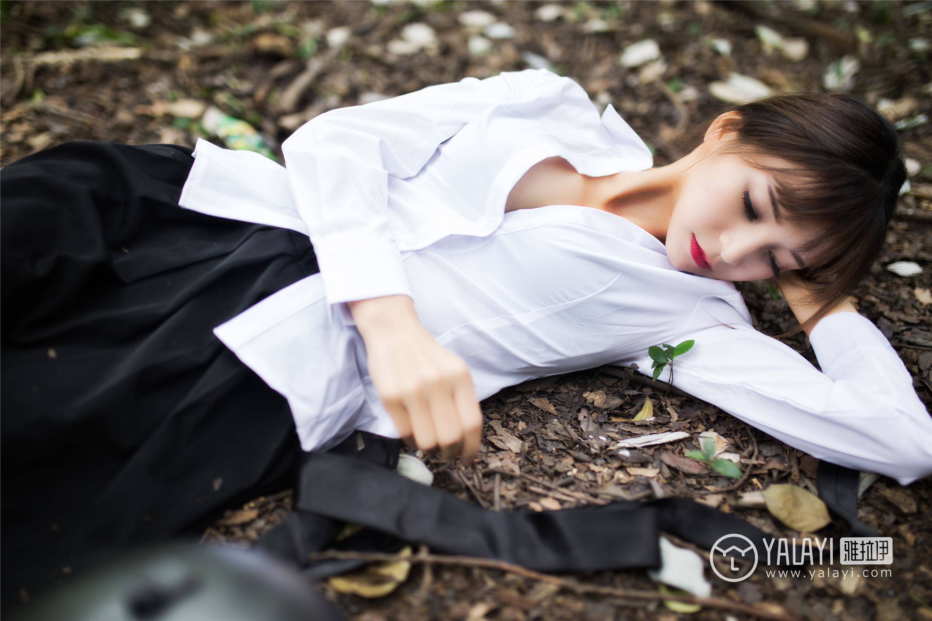 [YALAYI雅拉伊]2019.02.11 No.054 吃鸡少女 蘑菇