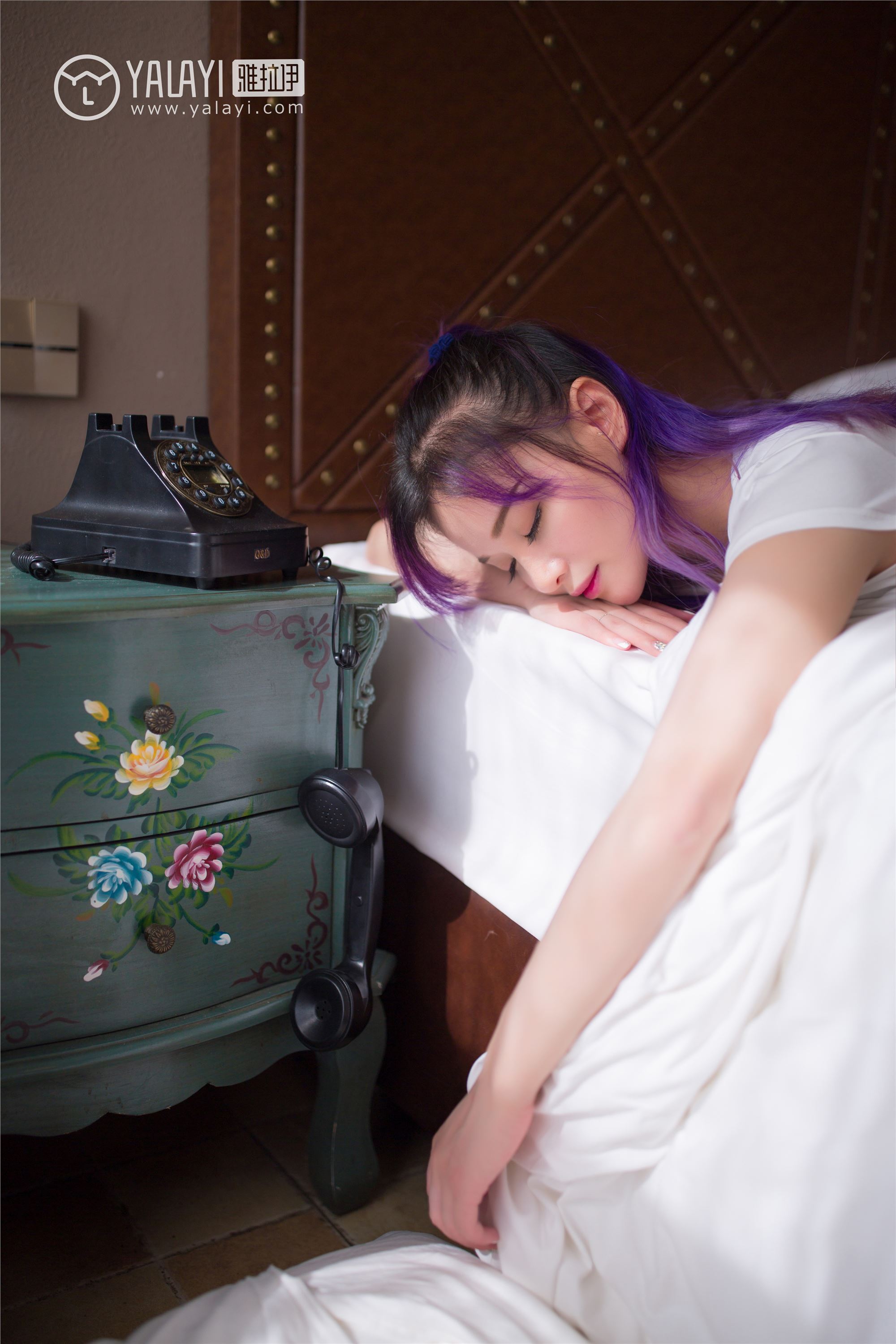 [YALAYI雅拉伊]2019.02.27 No.069 梦露 牵着猫的妹子