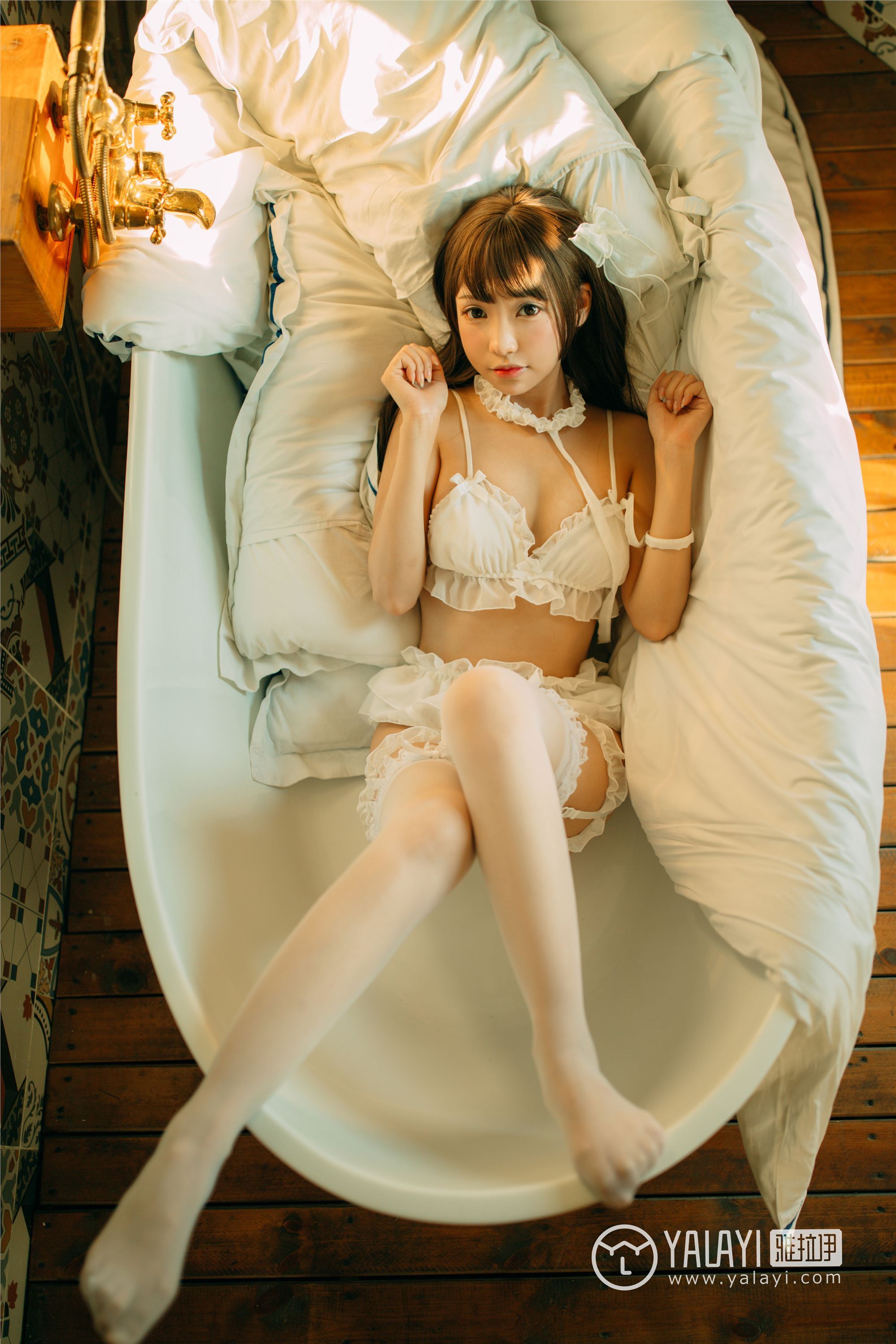 [YALAYI雅拉伊]2018.09.17 No.072 梦里梦外 水花儿