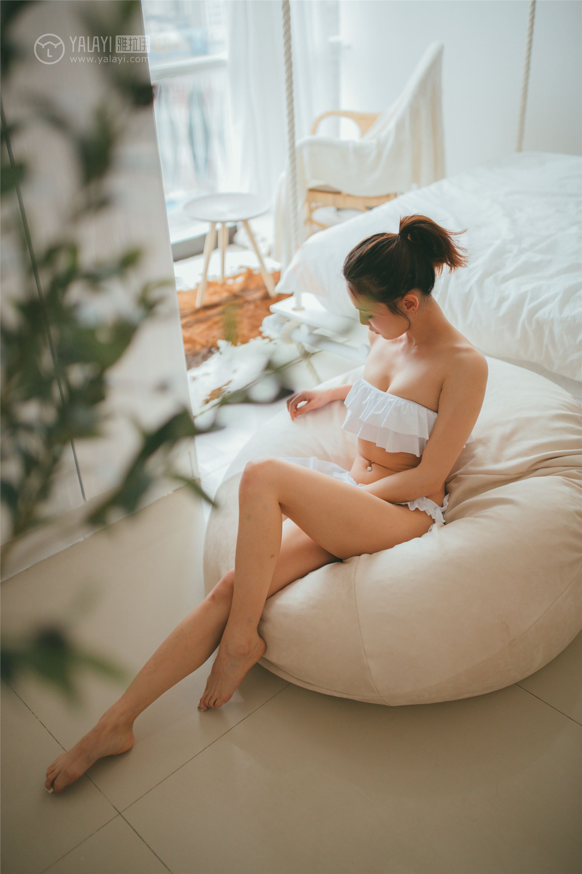 [YALAYI雅拉伊]2019.03.26 No.119 糖味 牵着猫的妹子