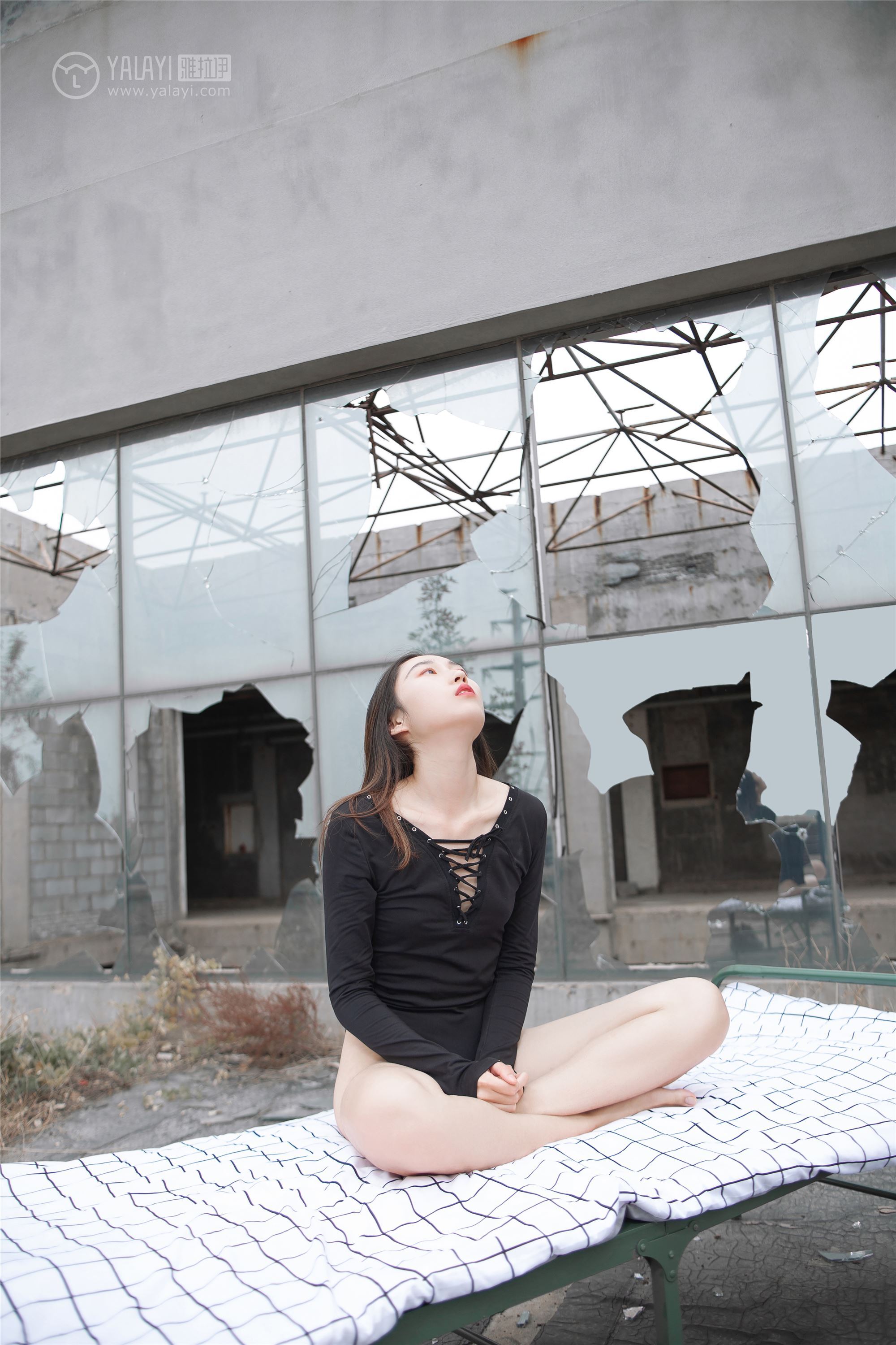 [YALAYI雅拉伊]2018.11.14 No.122 黑色禁地 熏儿