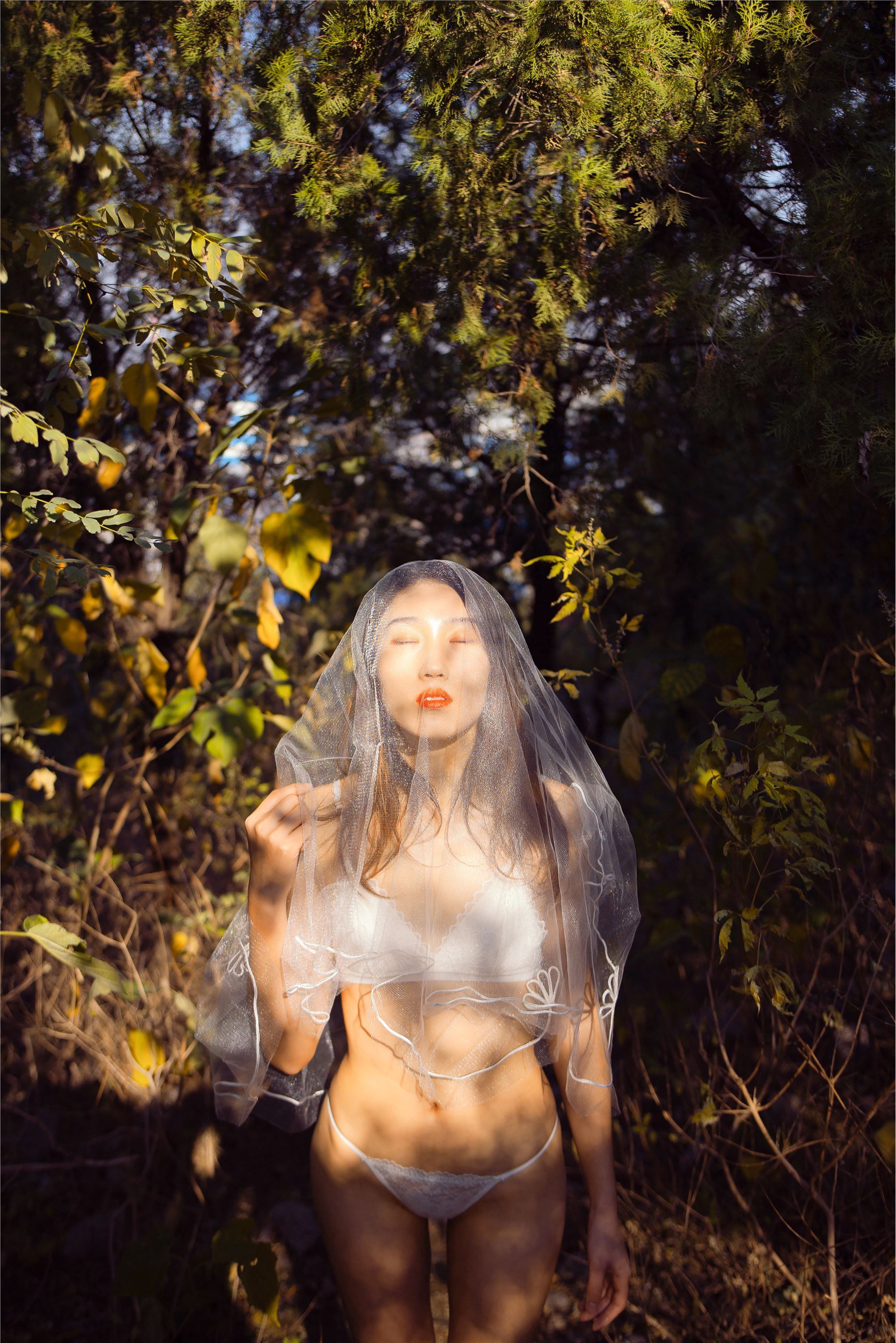 [YALAYI雅拉伊]2018.11.29 No.133 深山原野 熏儿