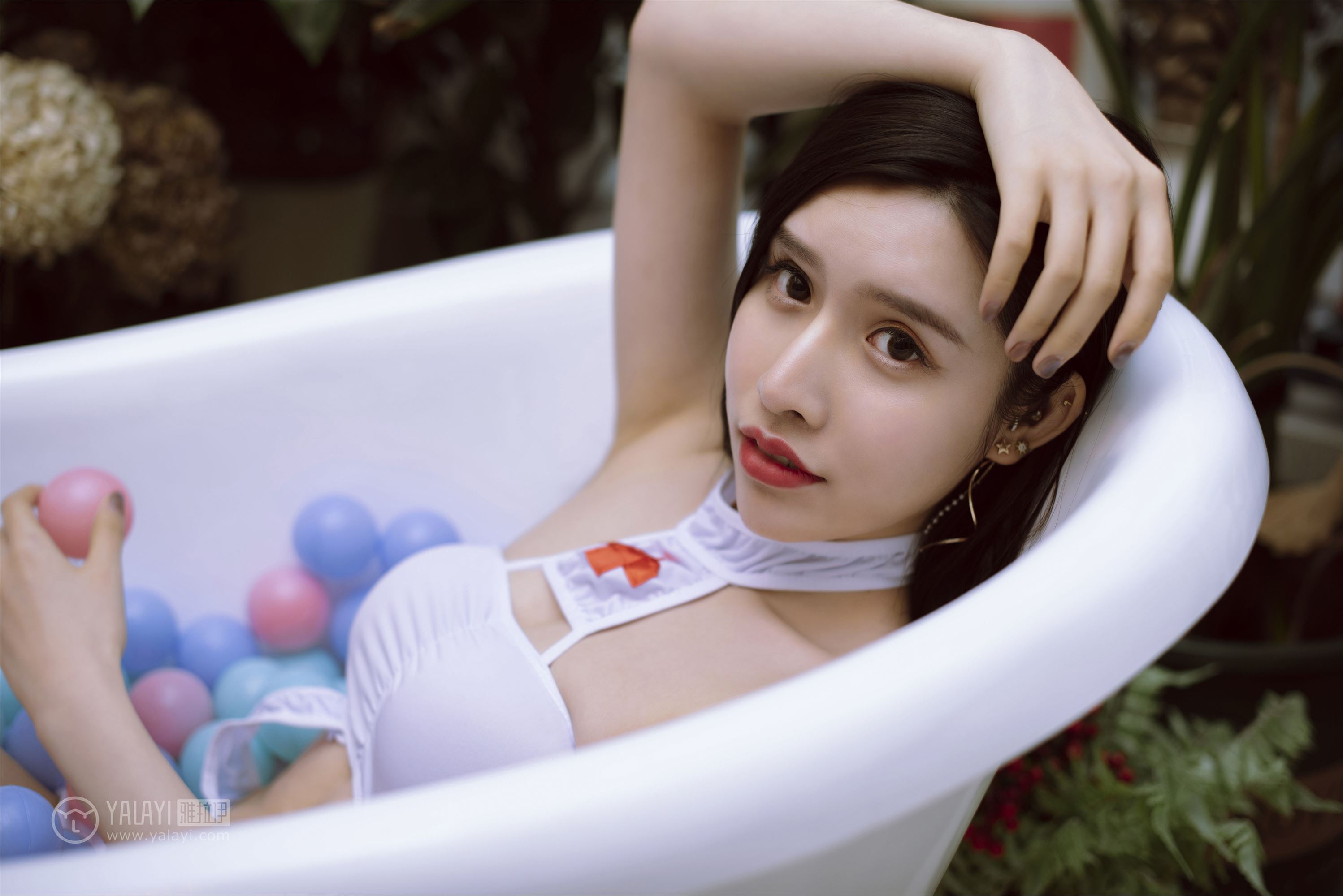 [YALAYI雅拉伊]2018.12.11 No.141 护士姐姐 颖莹