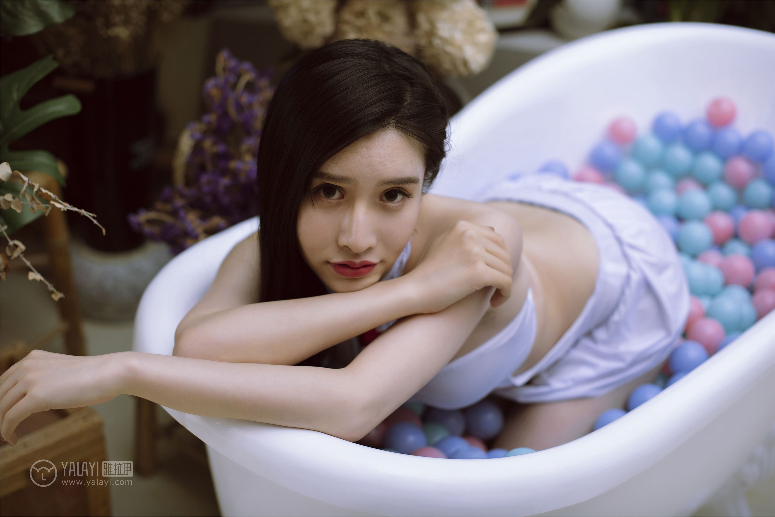 [YALAYI雅拉伊]2018.12.11 No.141 护士姐姐 颖莹