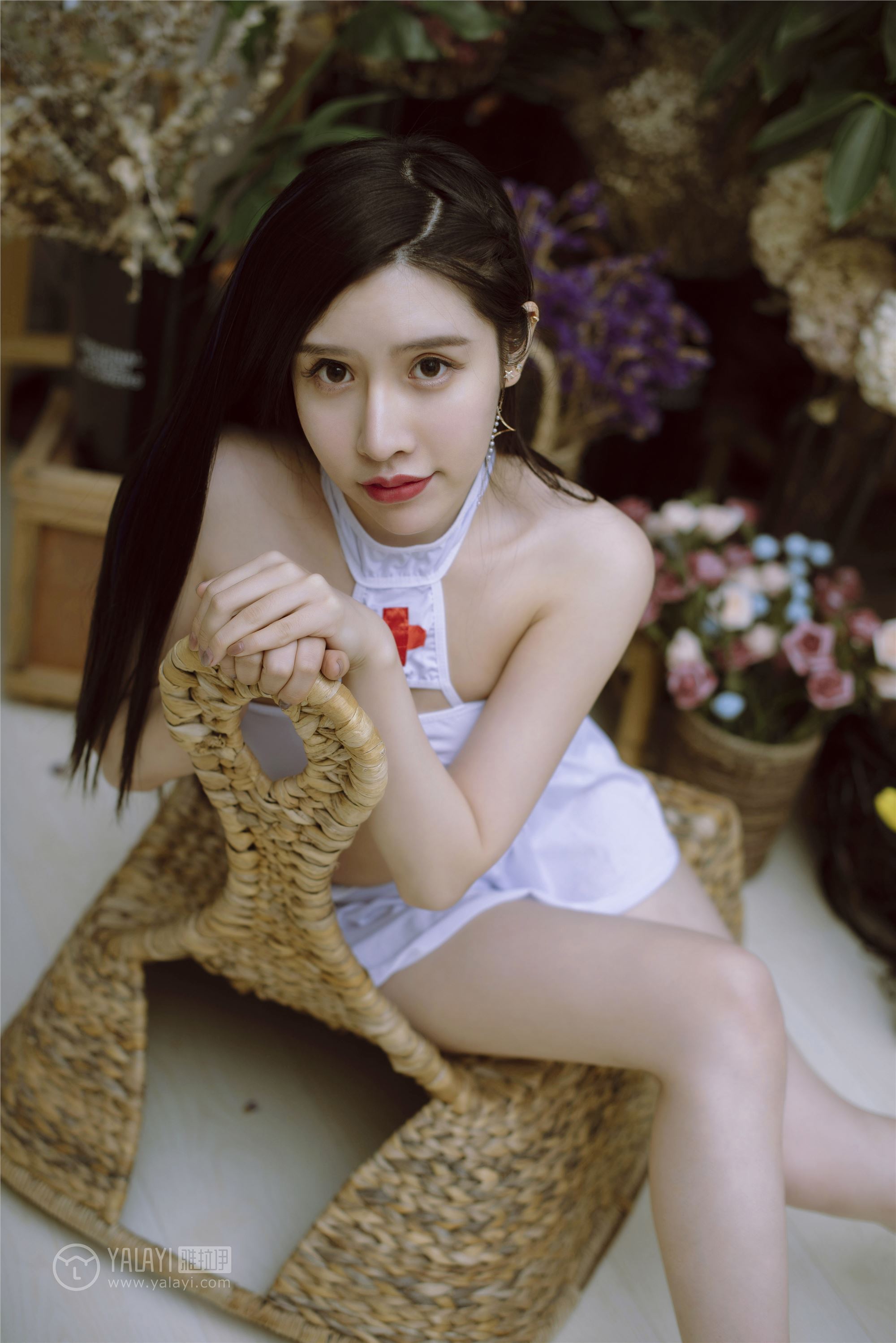 [YALAYI雅拉伊]2018.12.11 No.141 护士姐姐 颖莹