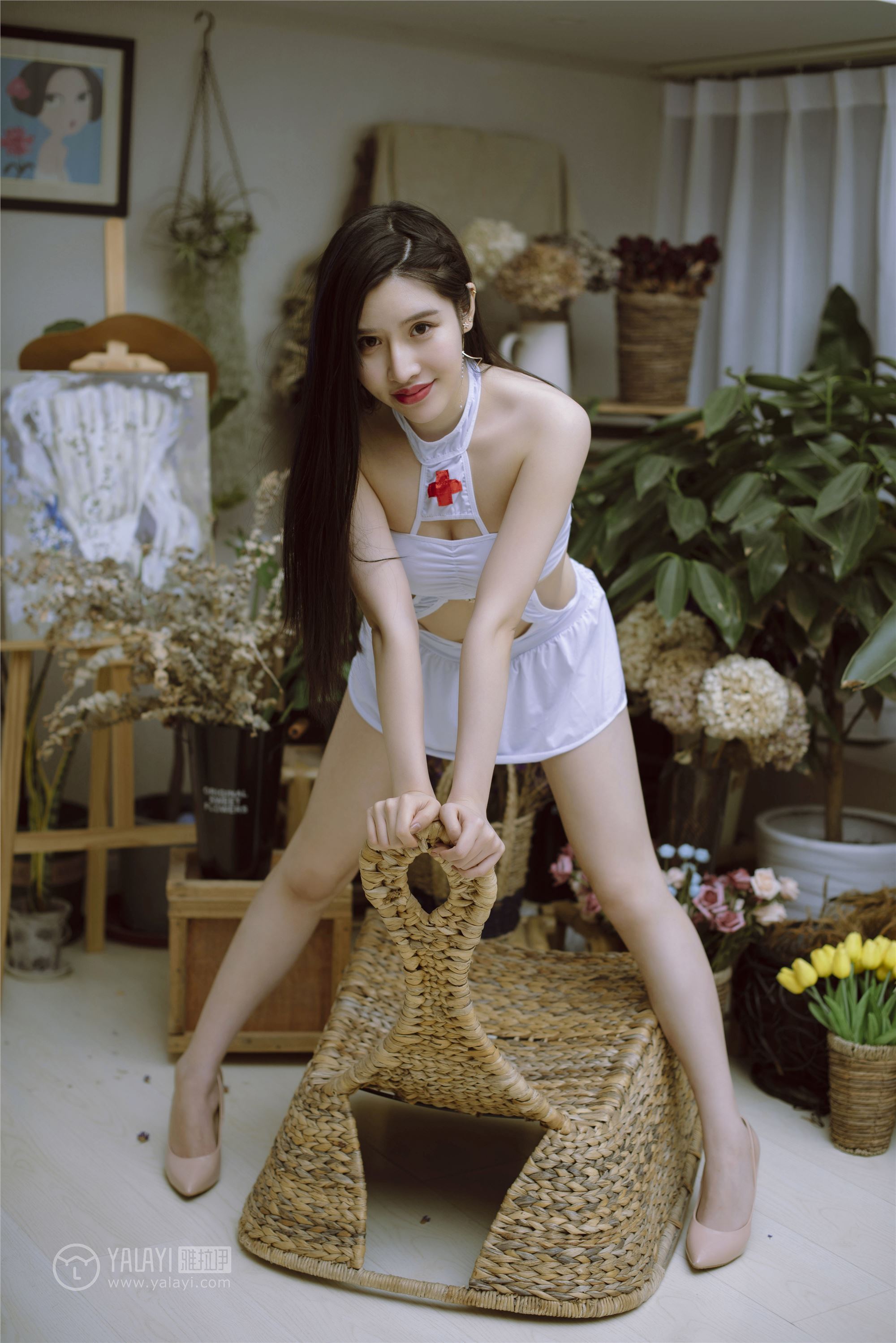 [YALAYI雅拉伊]2018.12.11 No.141 护士姐姐 颖莹