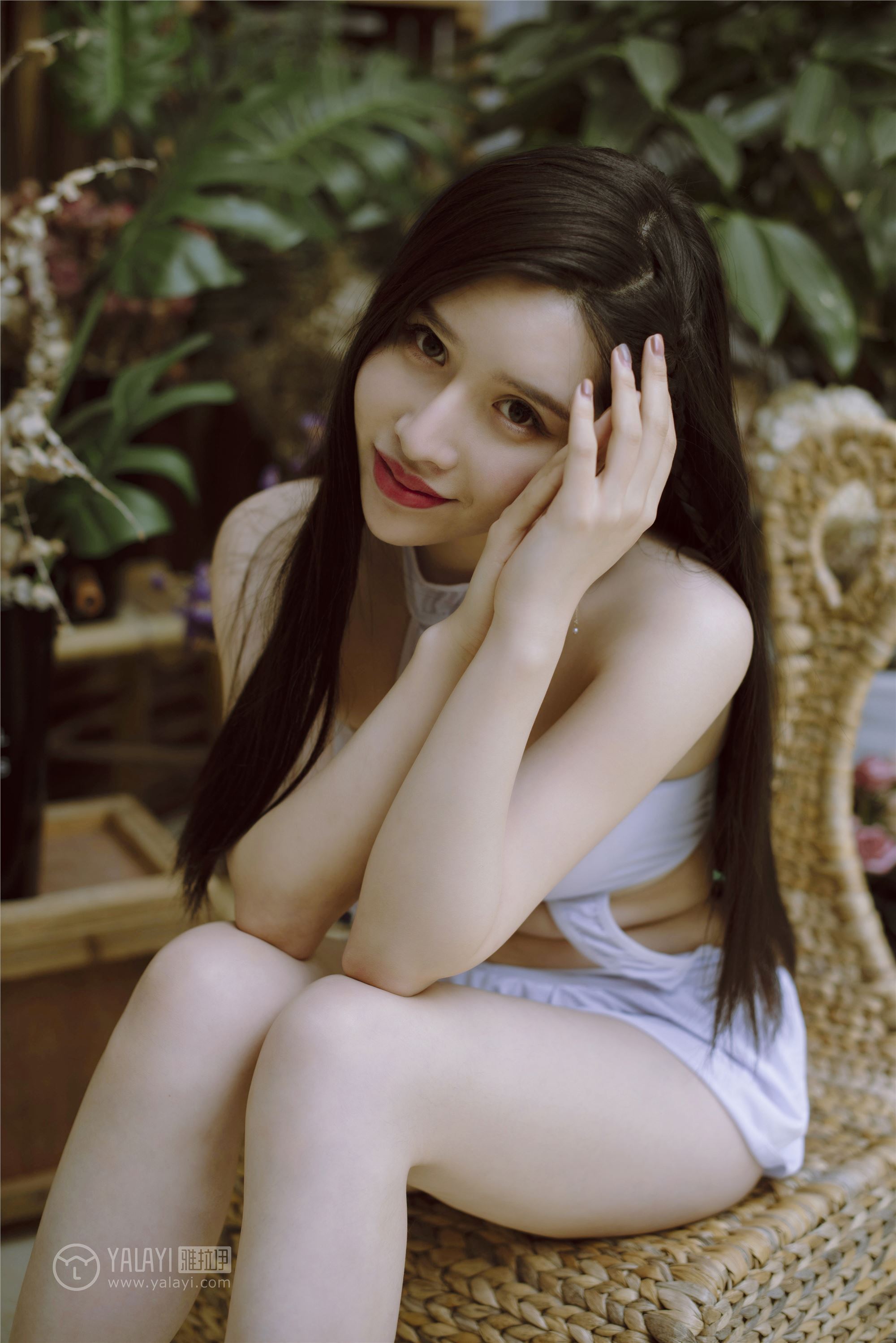 [YALAYI雅拉伊]2018.12.11 No.141 护士姐姐 颖莹