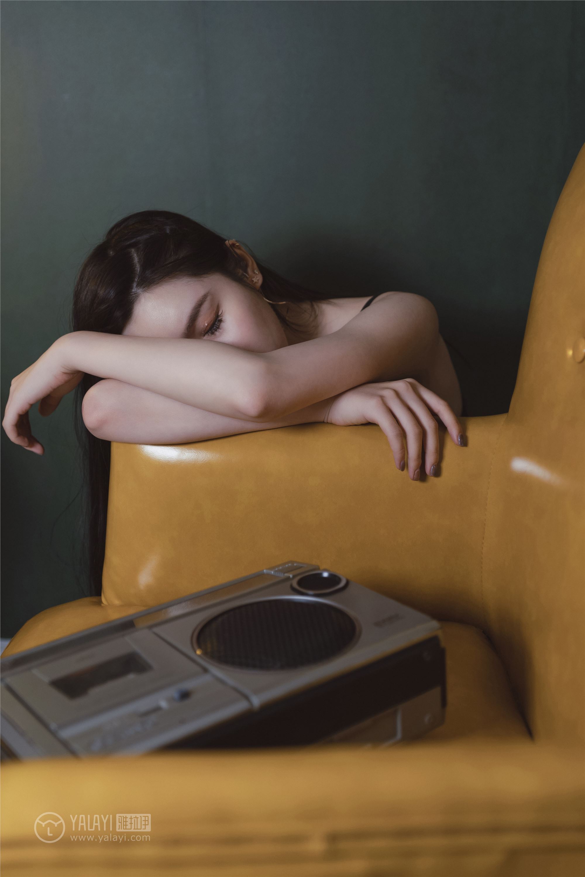 [YALAYI雅拉伊]2018.12.13 No.143 黑咖啡 颖莹