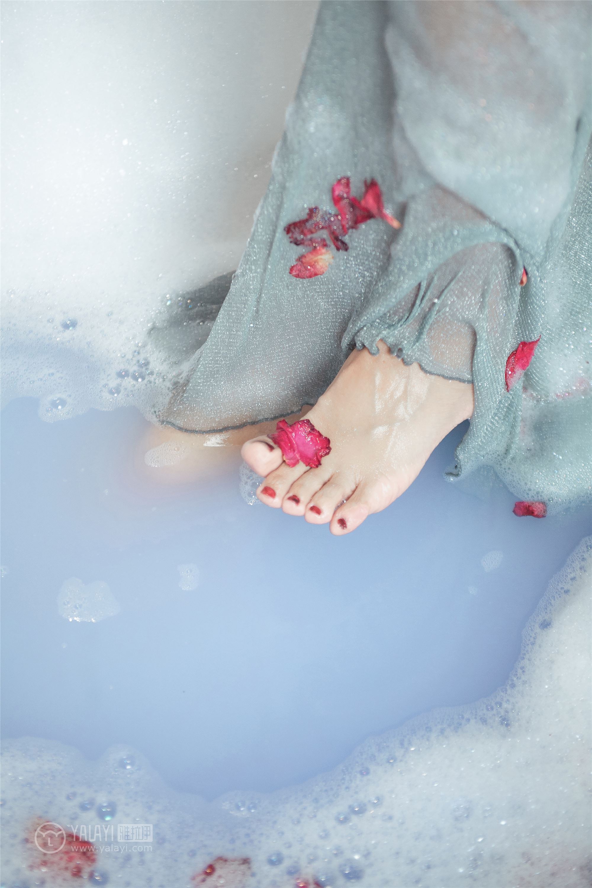 [YALAYI雅拉伊]2018.12.14 No.144 浴湿不挂 嫣然