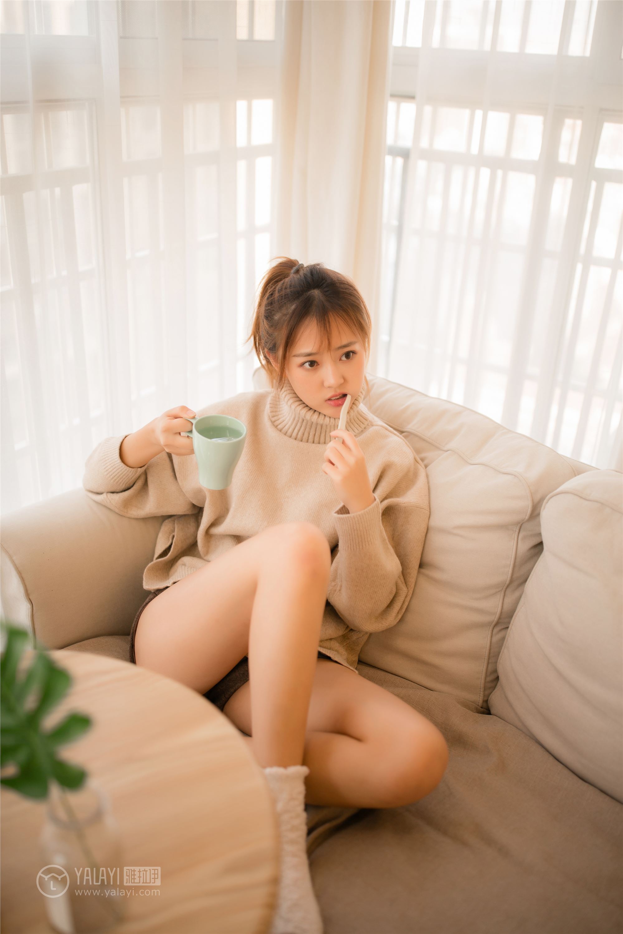 [YALAYI雅拉伊]2018.12.27 No.152 亲爱的同居女友 张雨青