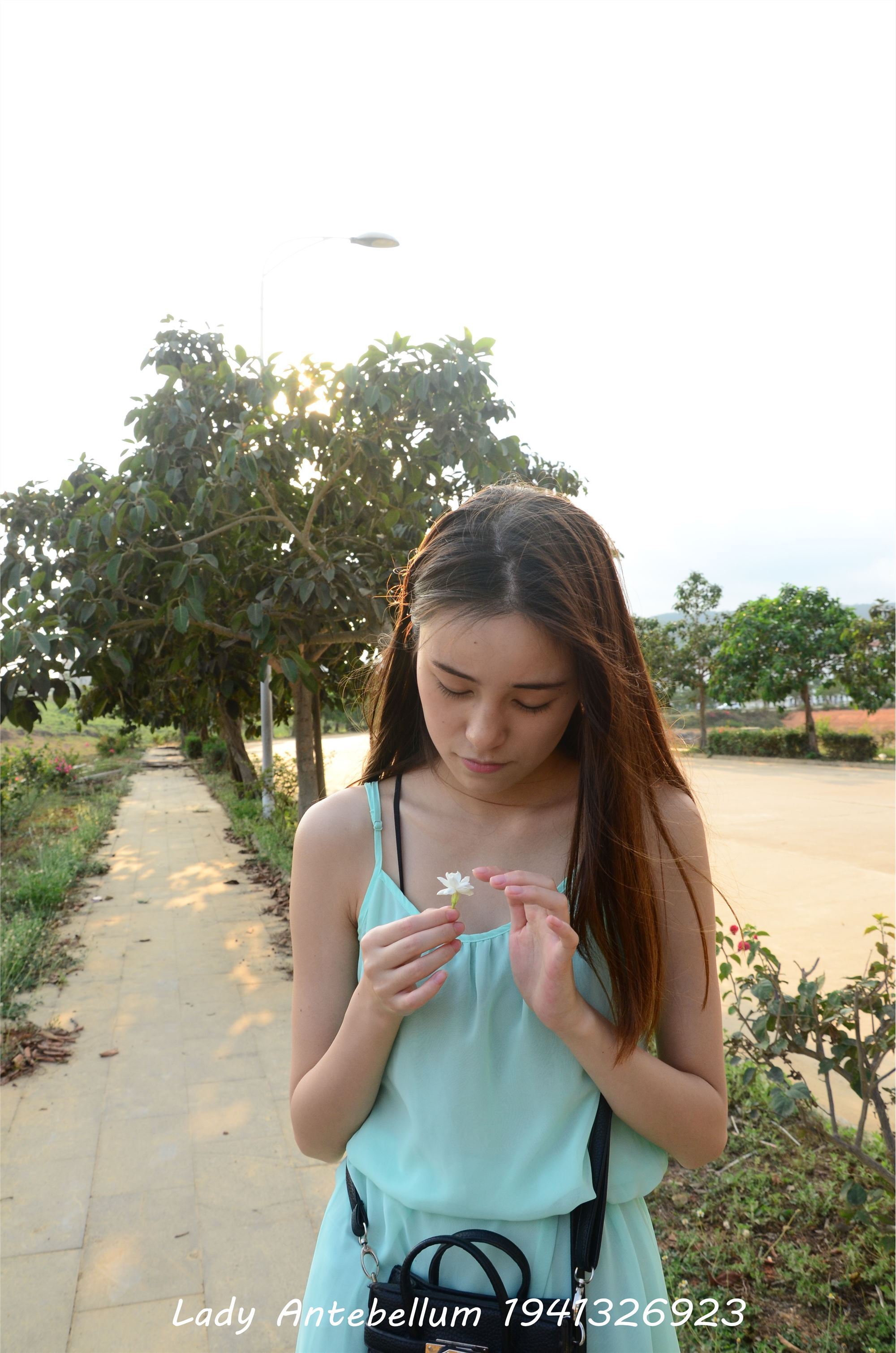 [战前女神] 恋足美腿棉袜女神级摄影套图 001