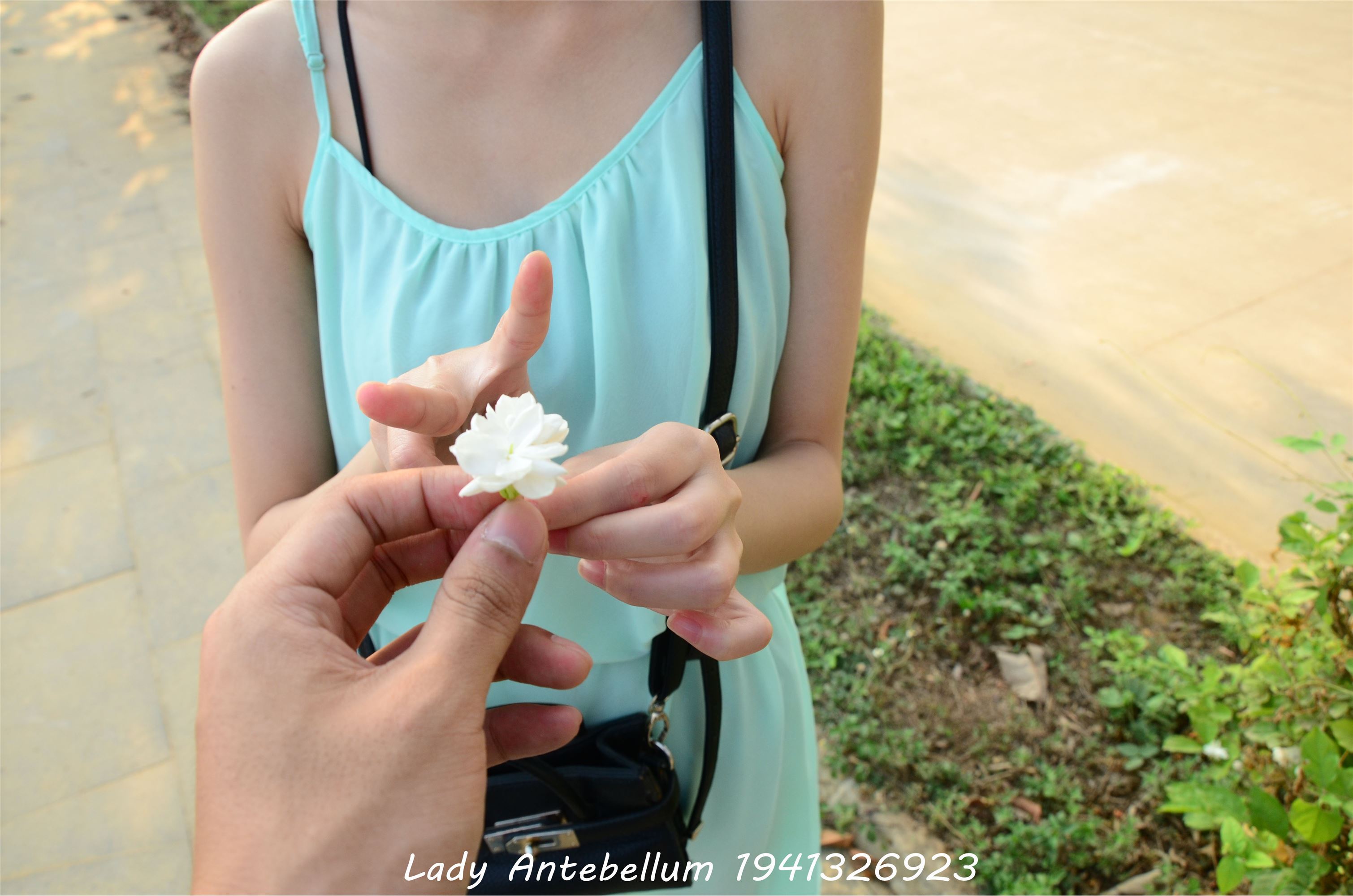 [战前女神] 恋足美腿棉袜女神级摄影套图 001