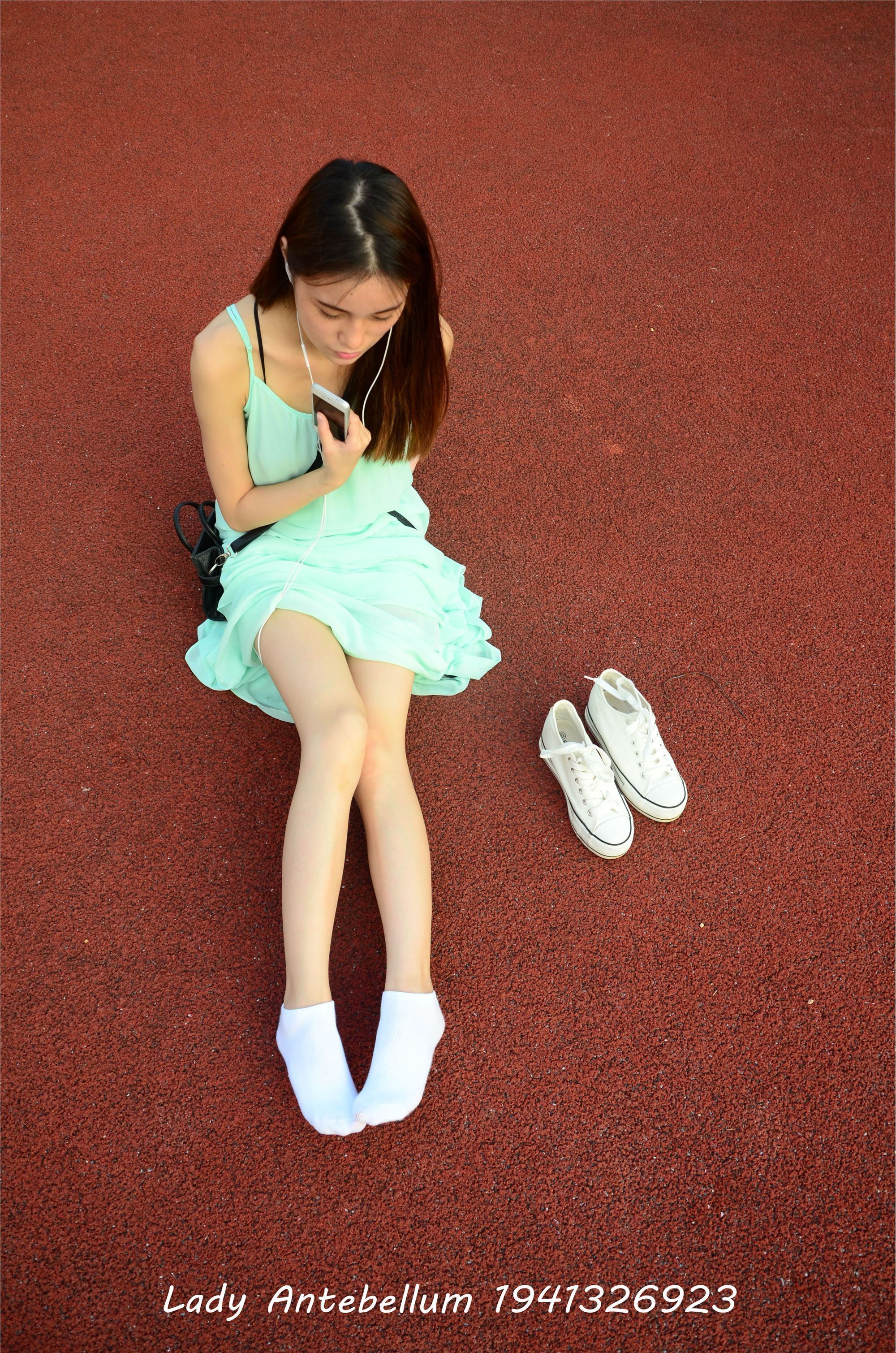 [战前女神] 恋足美腿棉袜女神级摄影套图 001