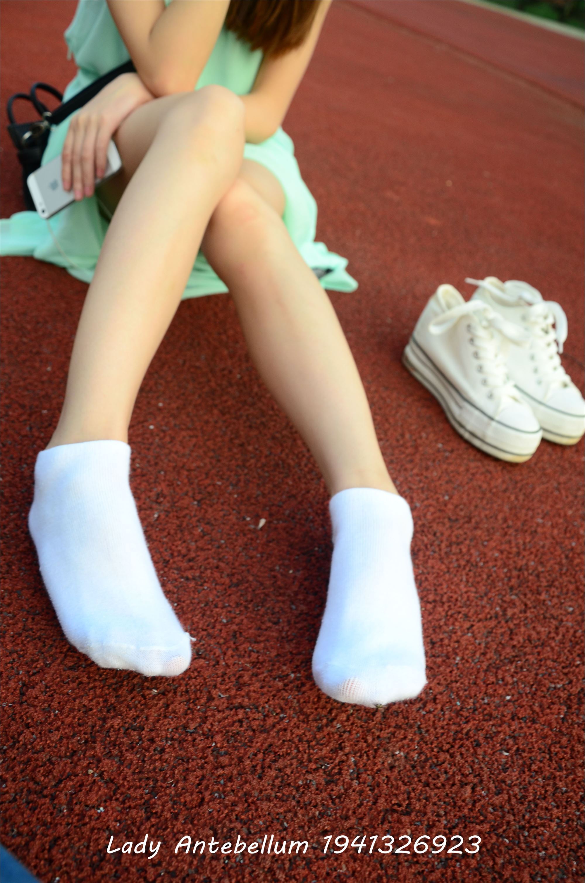 [战前女神] 恋足美腿棉袜女神级摄影套图 001