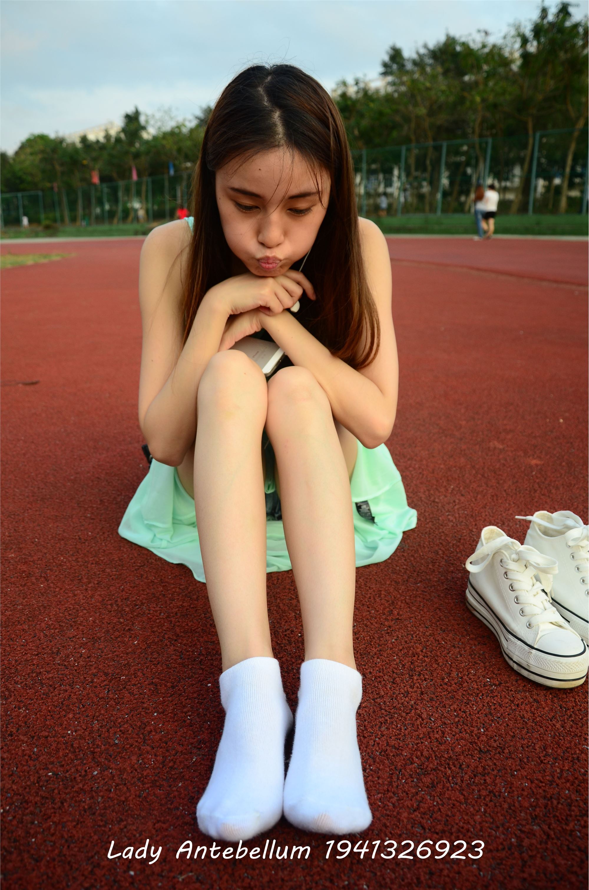 [战前女神] 恋足美腿棉袜女神级摄影套图 001