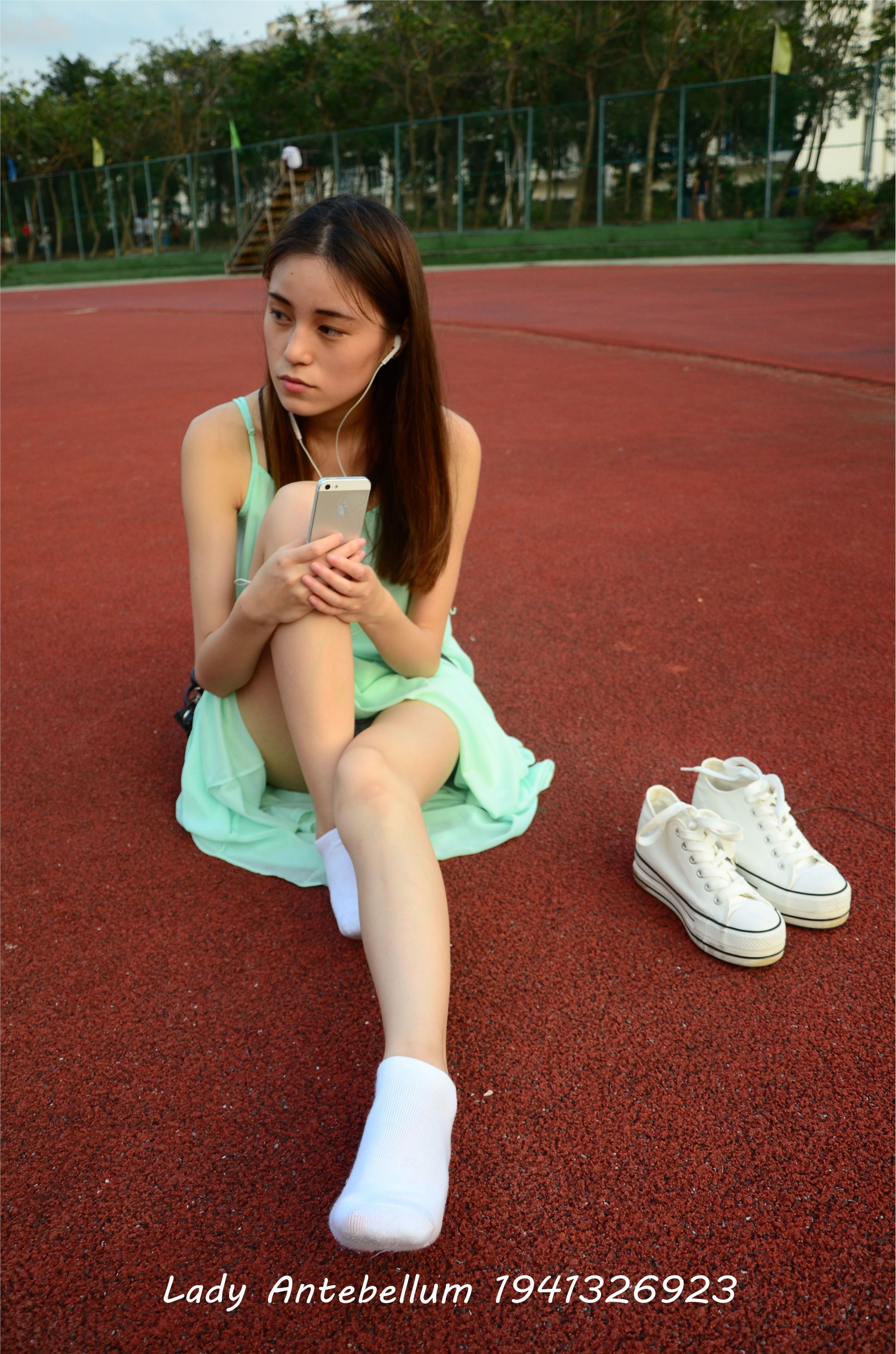 [战前女神] 恋足美腿棉袜女神级摄影套图 001