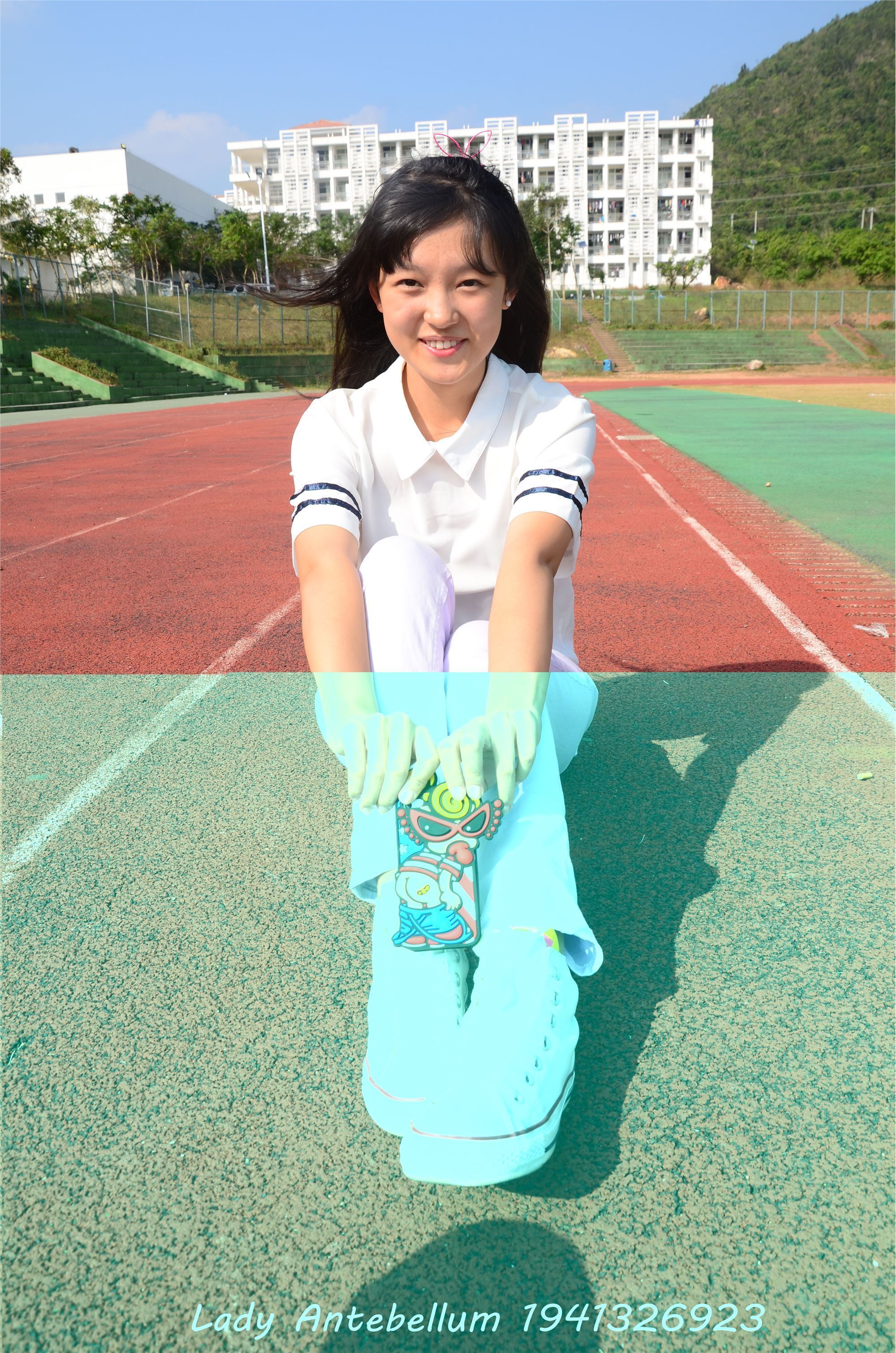 [战前女神] 恋足美腿棉袜女神级摄影套图 002