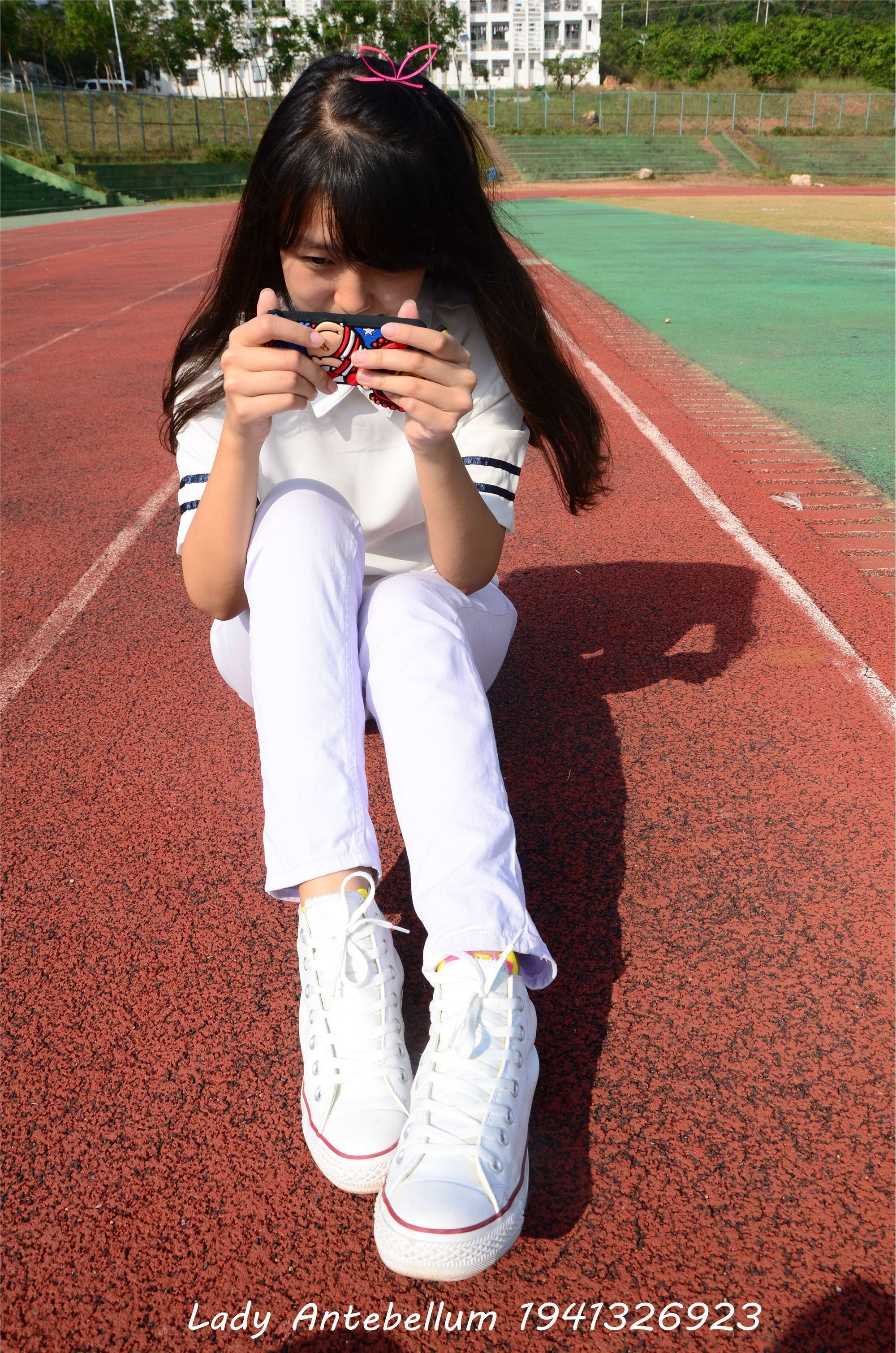 [战前女神] 恋足美腿棉袜女神级摄影套图 002