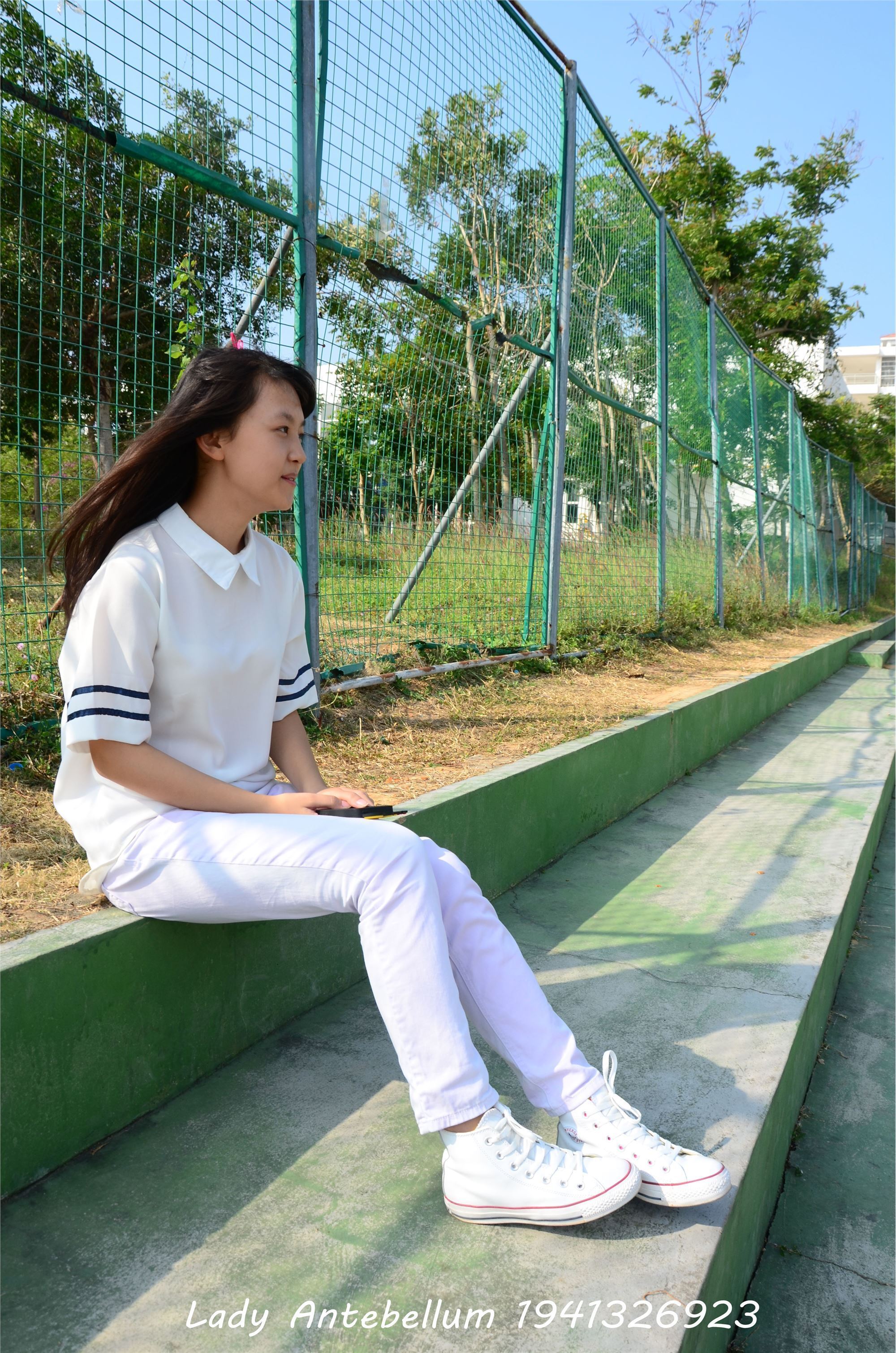 [战前女神] 恋足美腿棉袜女神级摄影套图 002