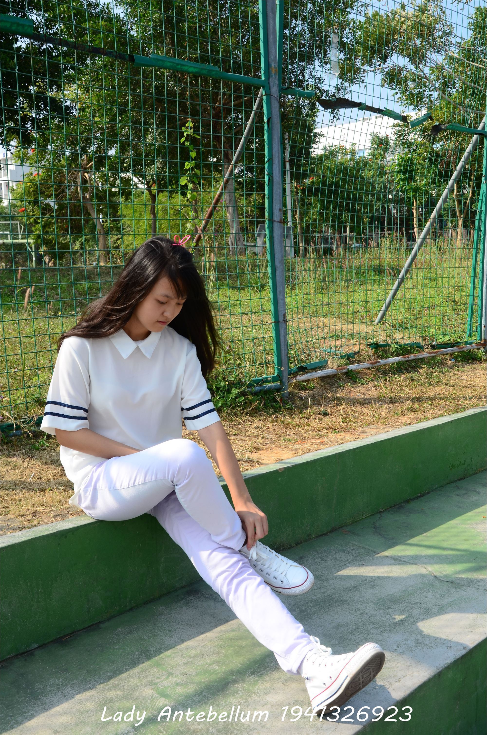 [战前女神] 恋足美腿棉袜女神级摄影套图 002