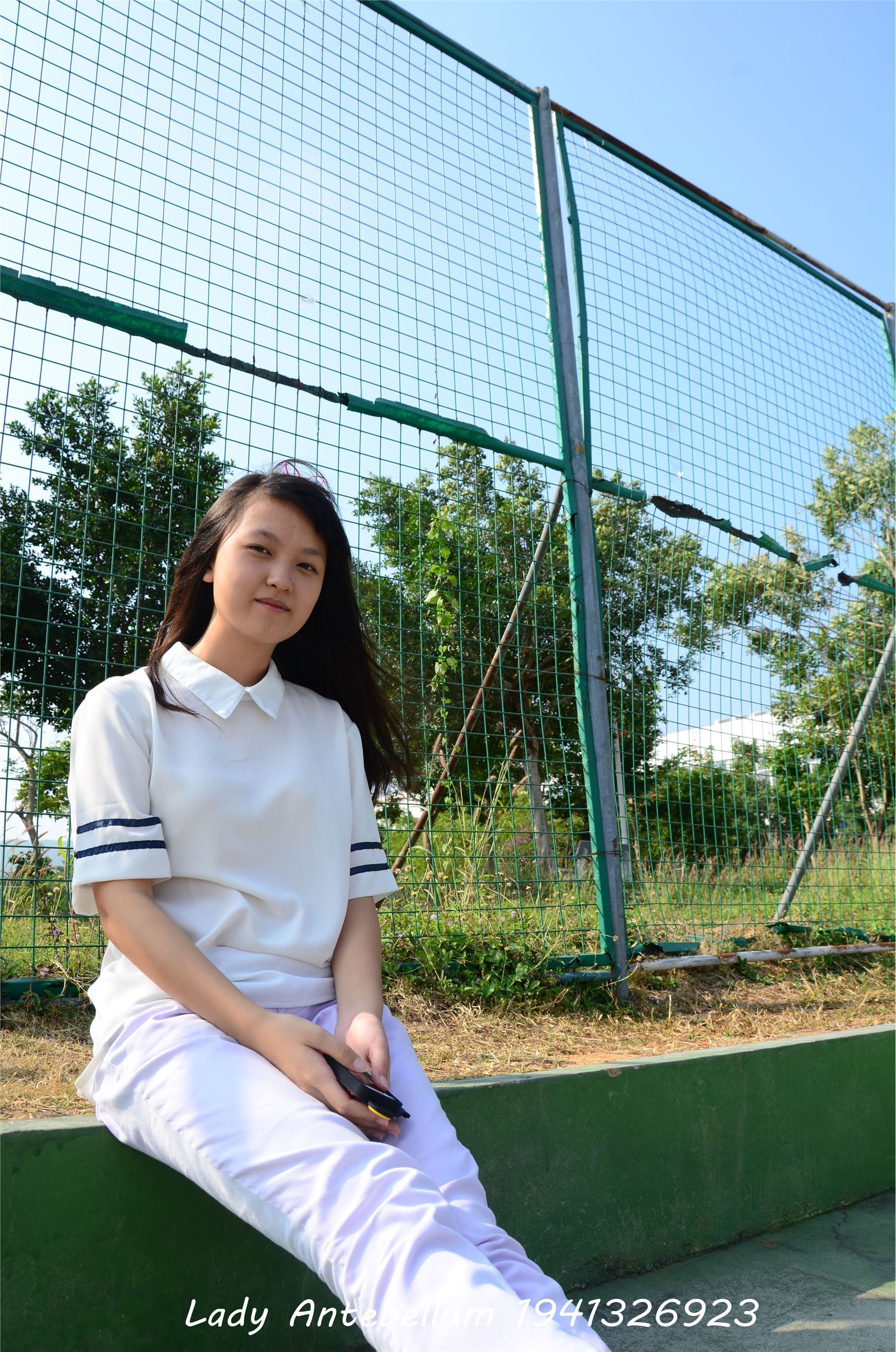 [战前女神] 恋足美腿棉袜女神级摄影套图 002