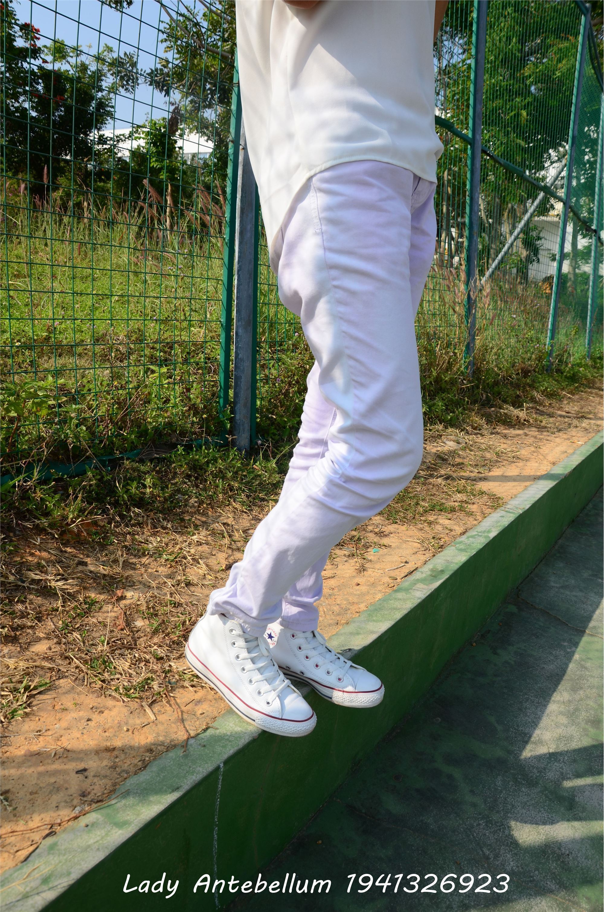 [战前女神] 恋足美腿棉袜女神级摄影套图 002