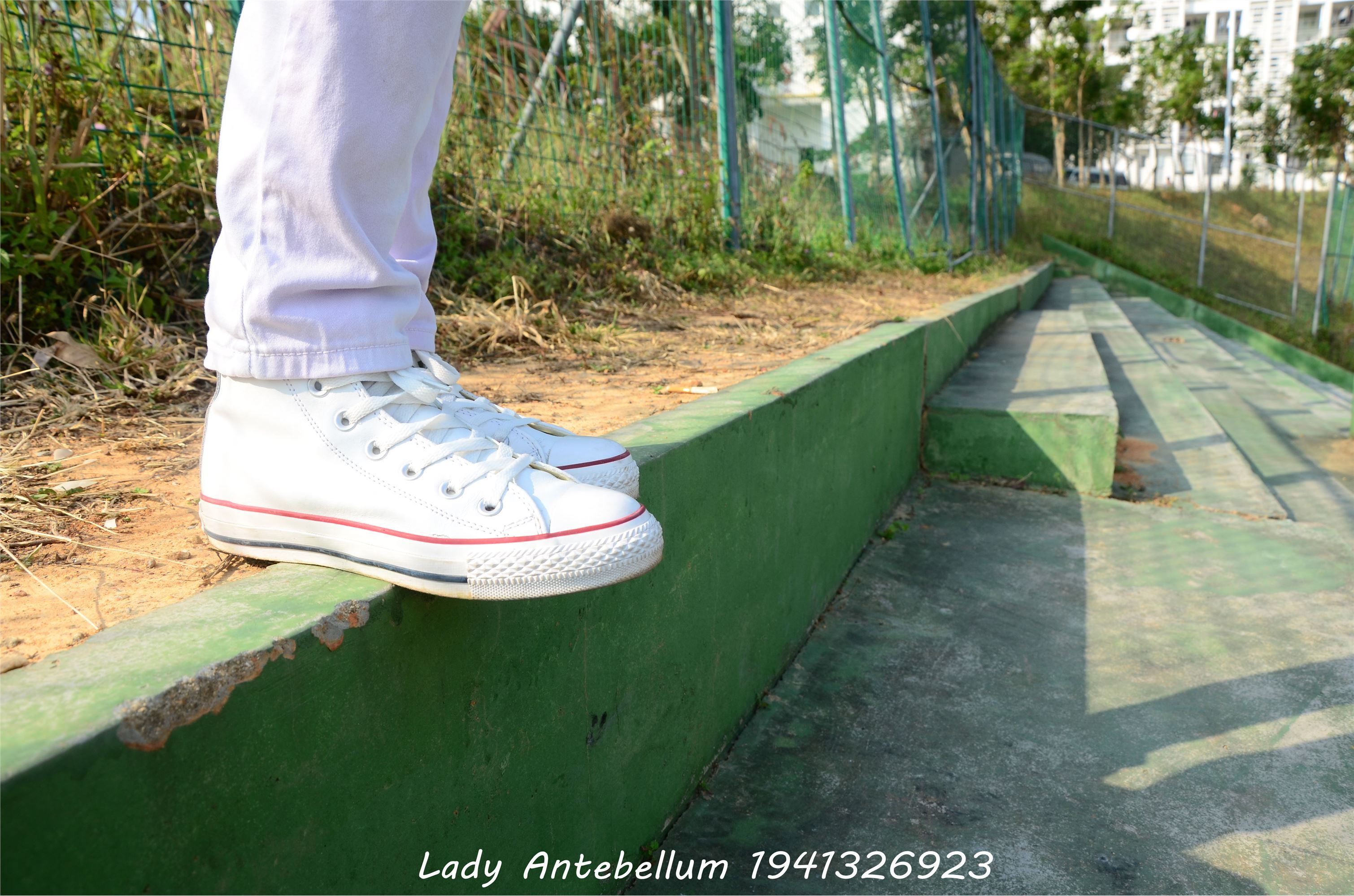 [战前女神] 恋足美腿棉袜女神级摄影套图 002